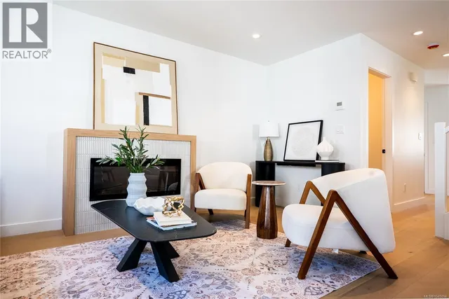 U4 - 3907 CEDAR HILL ROAD, Saanich 4