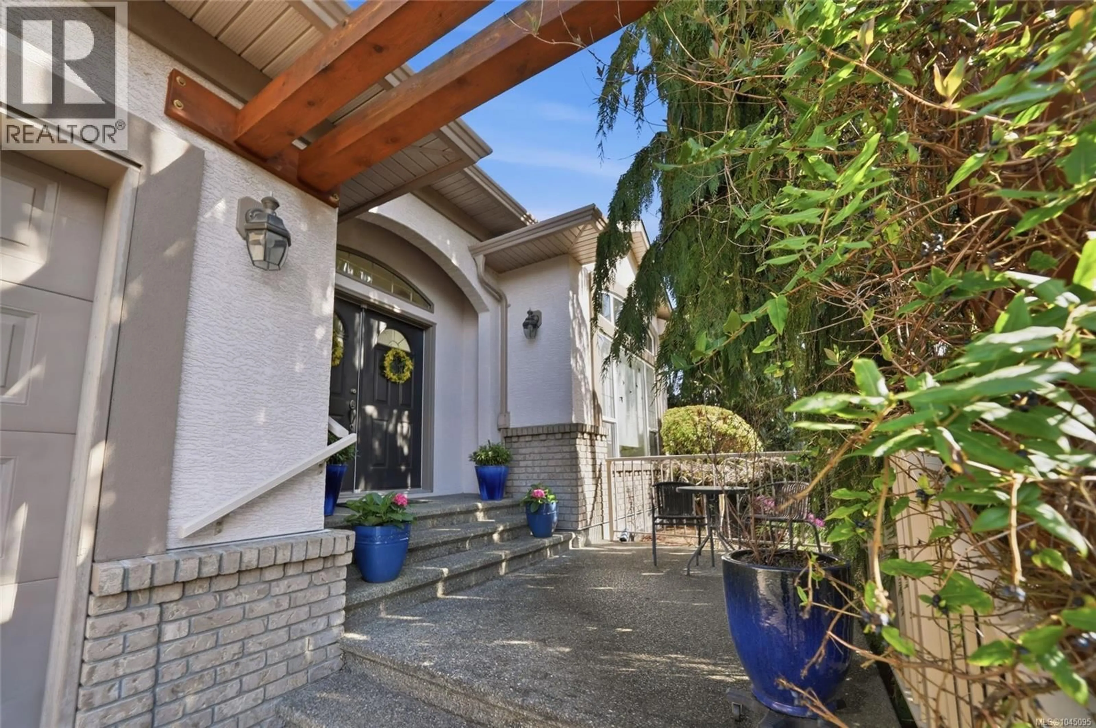 Patio, street for 211 SATURNA DRIVE, Qualicum Beach British Columbia V9K2P5