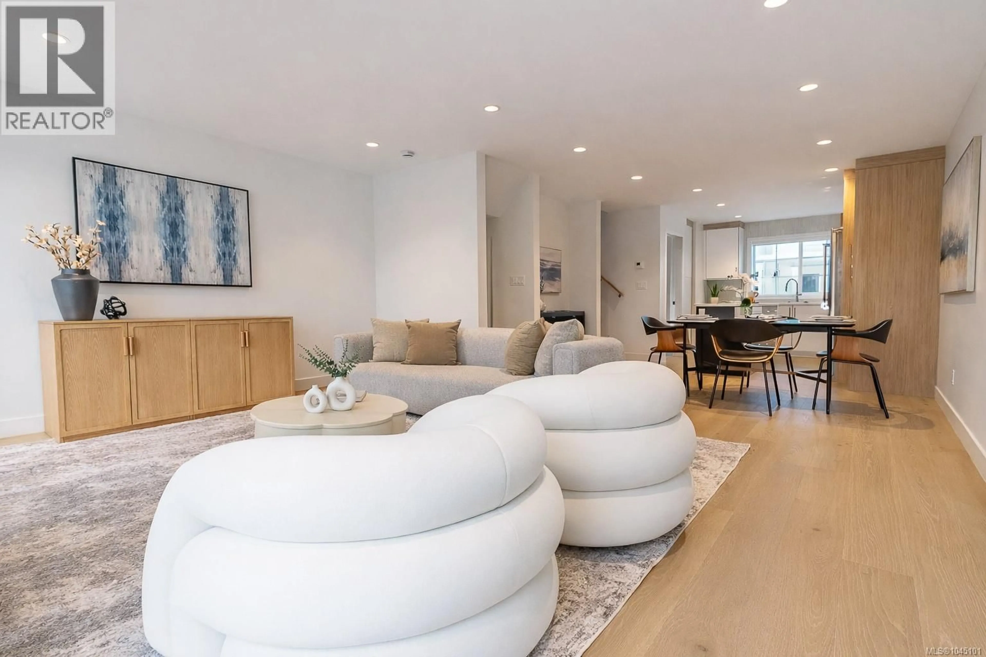 Living room with furniture, unknown for U10 - 3907 CEDAR HILL ROAD, Saanich British Columbia V8P3Z8