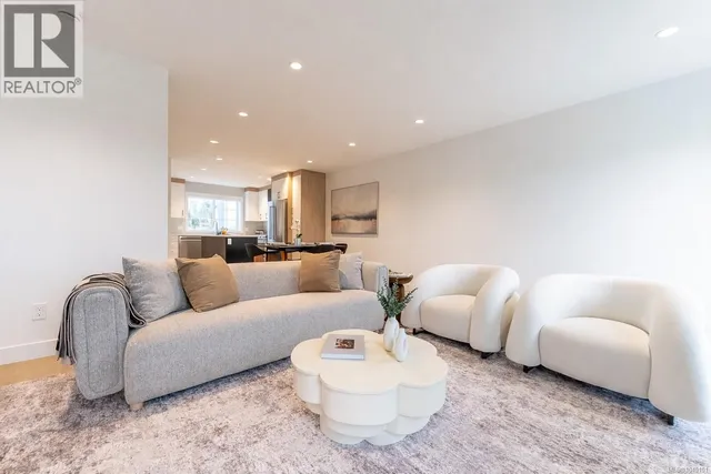 U10 - 3907 CEDAR HILL ROAD, Saanich 5
