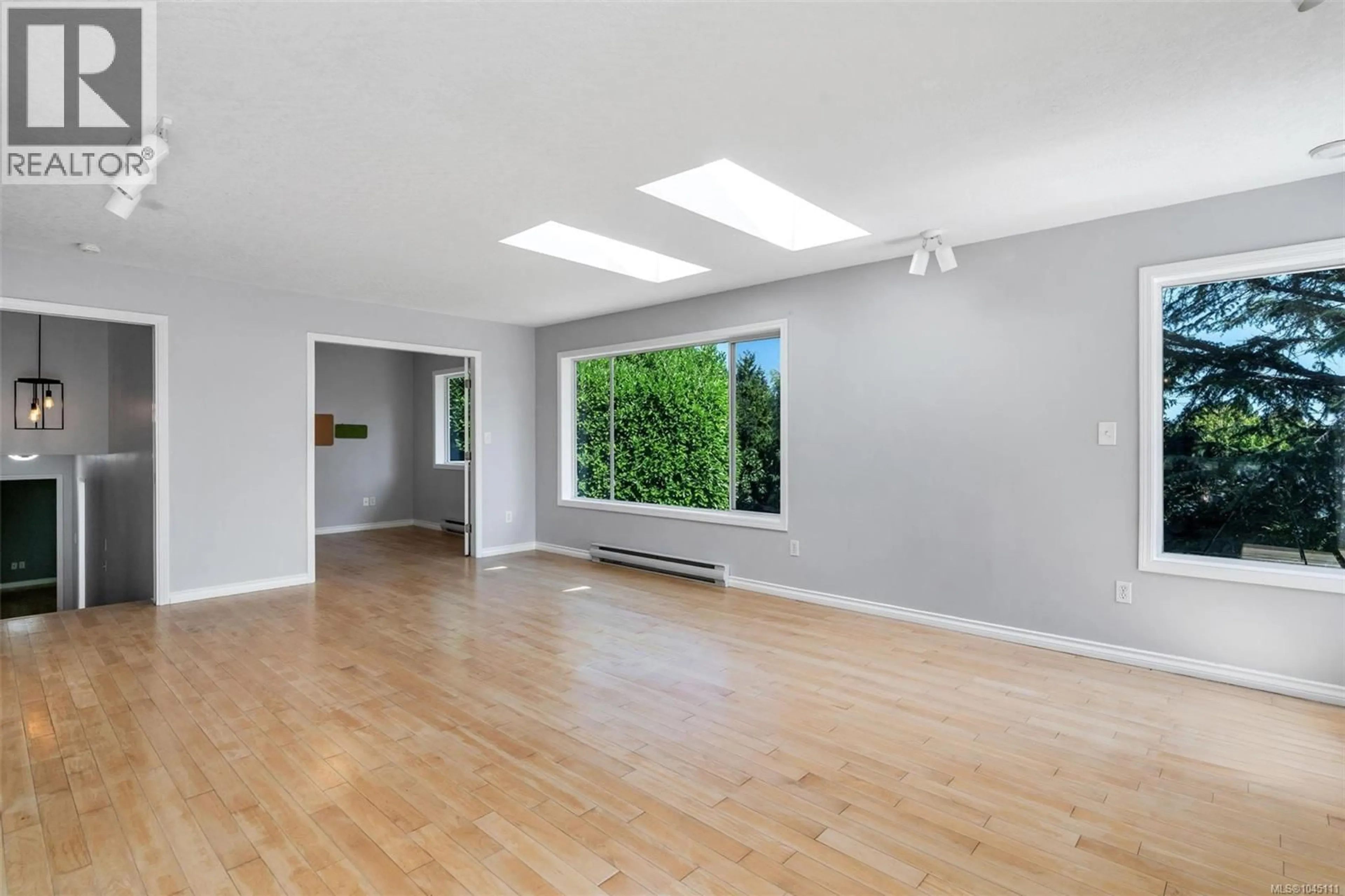A pic of a room for 4833 MAPLEGROVE STREET, Saanich British Columbia V8Y3B9