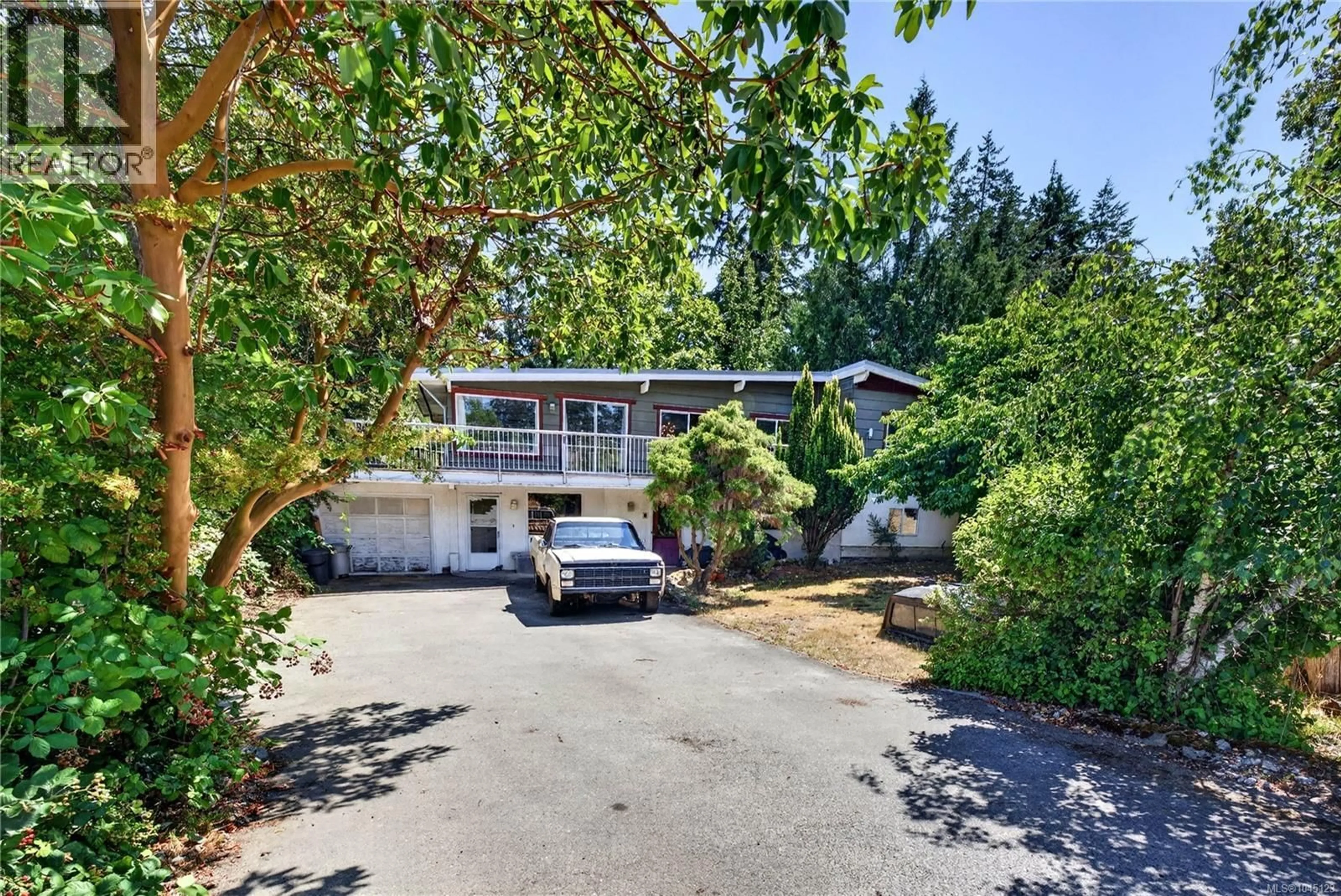 A pic from outside/outdoor area/front of a property/back of a property/a pic from drone, street for 243 MALIVIEW DRIVE, Salt Spring British Columbia V8K1B7