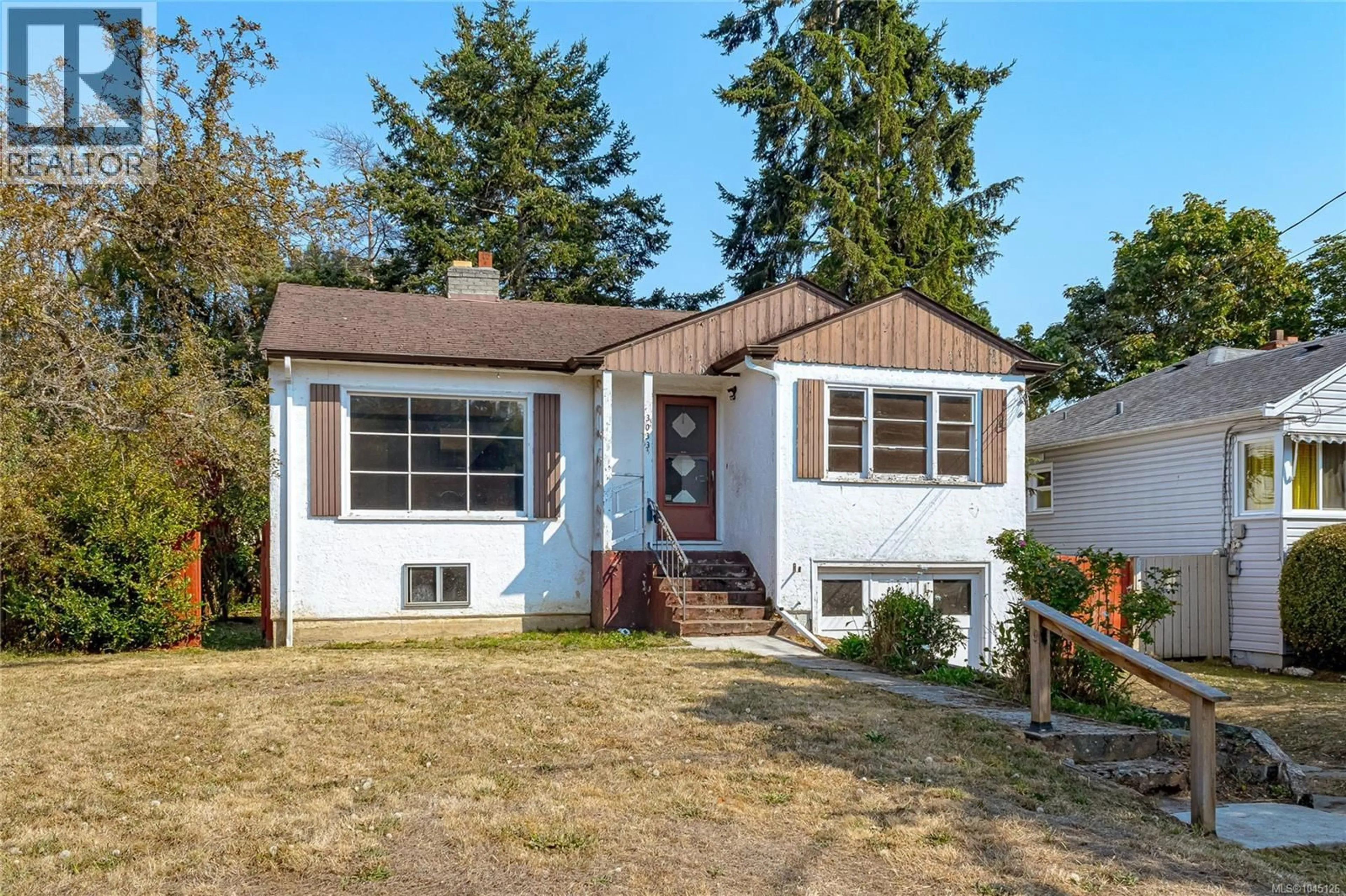 Home with vinyl exterior material, street for 3033 CARROLL STREET, Victoria British Columbia V9A1R5