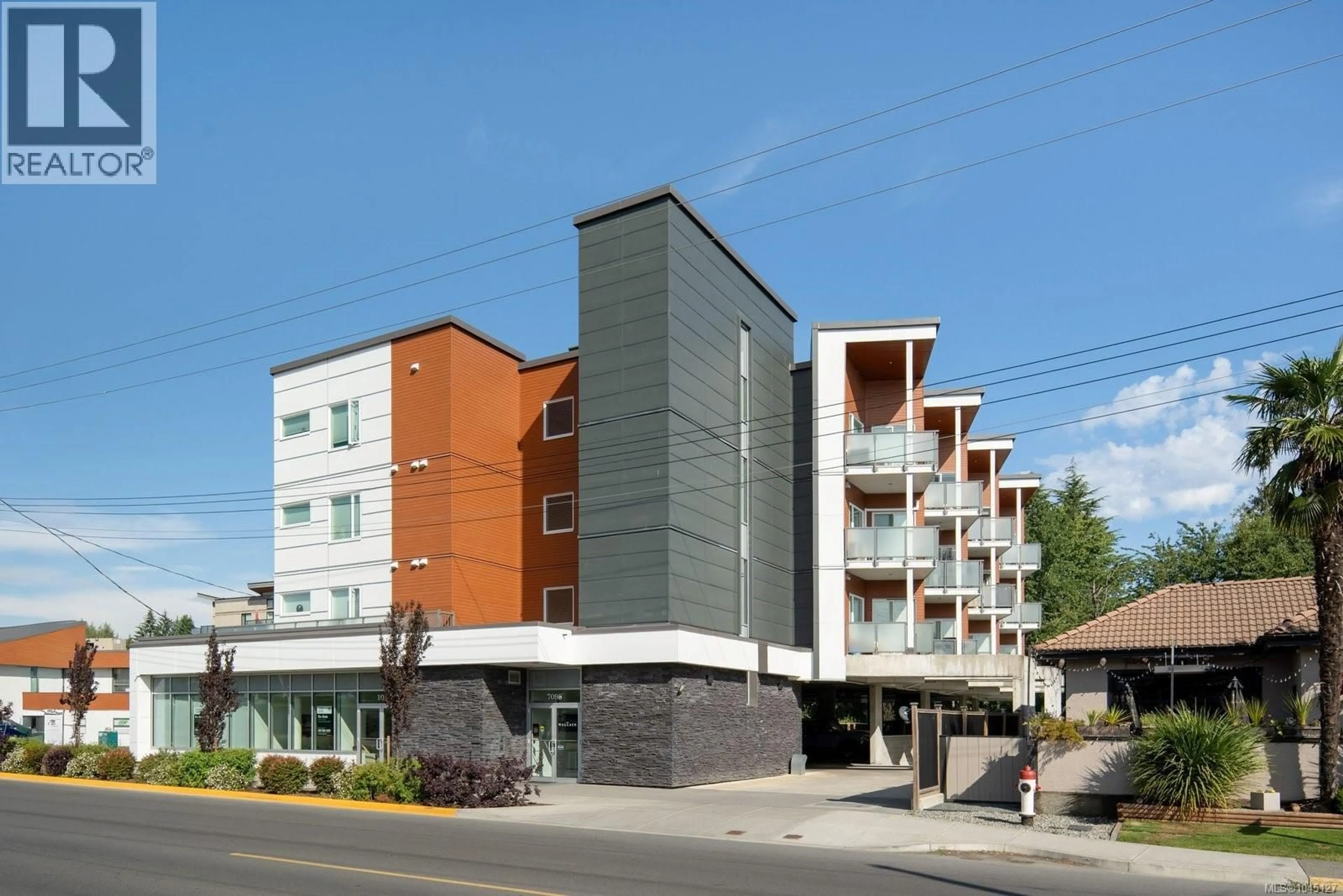 Patio, building for 306 - 7098 WALLACE DRIVE, Central Saanich British Columbia V8M1G9
