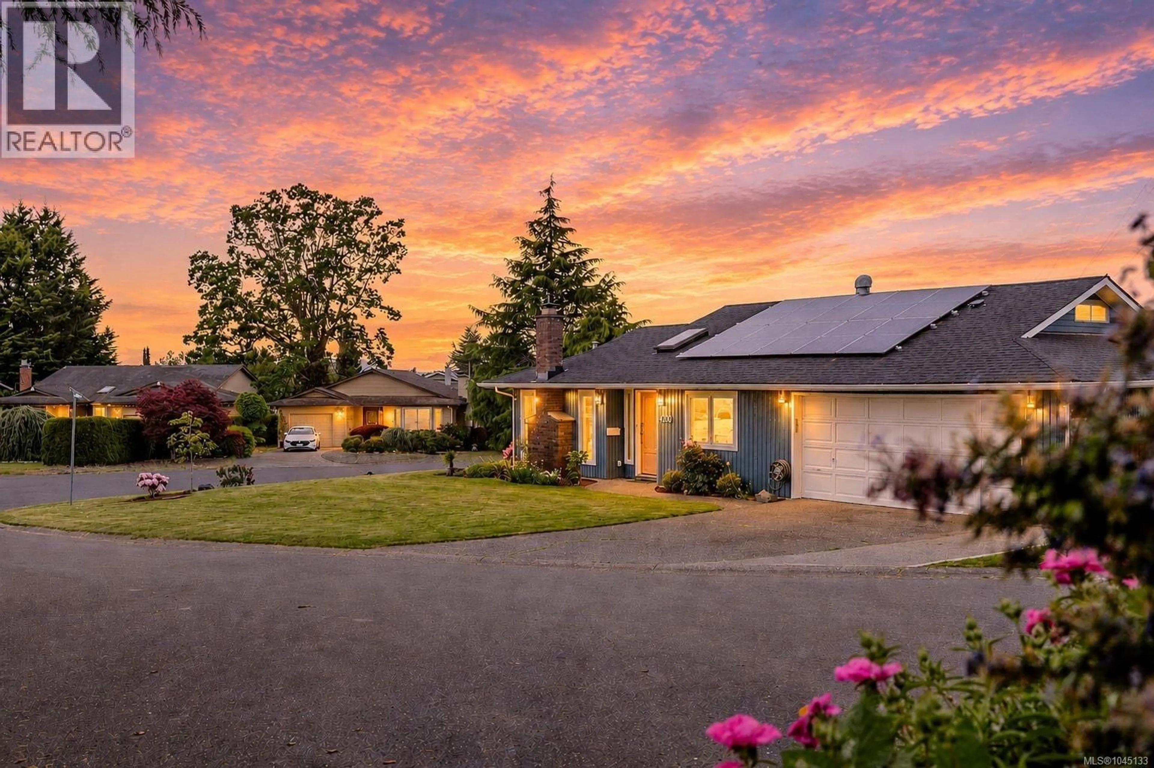 A pic from outside/outdoor area/front of a property/back of a property/a pic from drone, street for 4200 LEAF HILL GREEN, Saanich British Columbia V8X4X8