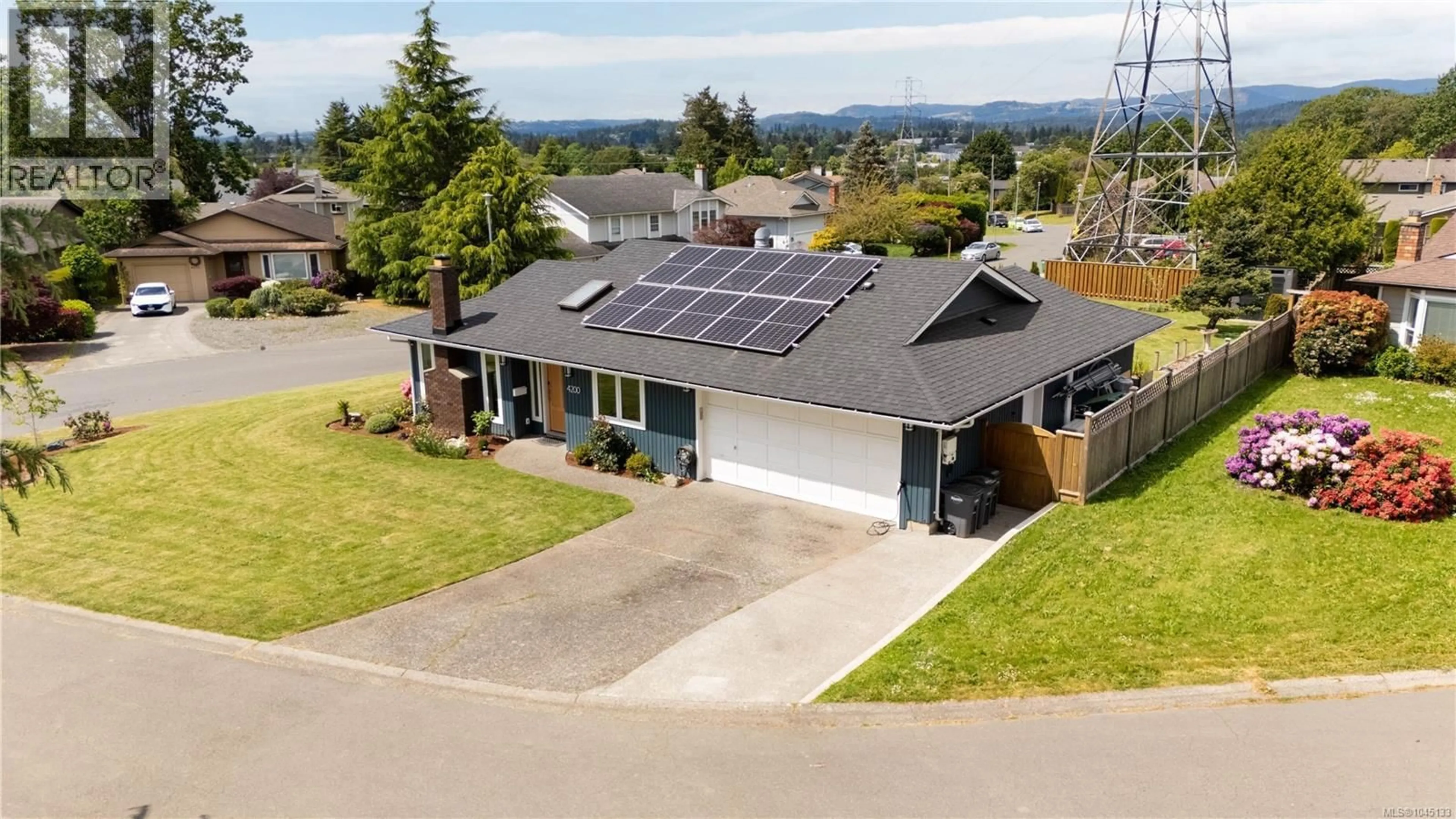 A pic from outside/outdoor area/front of a property/back of a property/a pic from drone, street for 4200 LEAF HILL GREEN, Saanich British Columbia V8X4X8