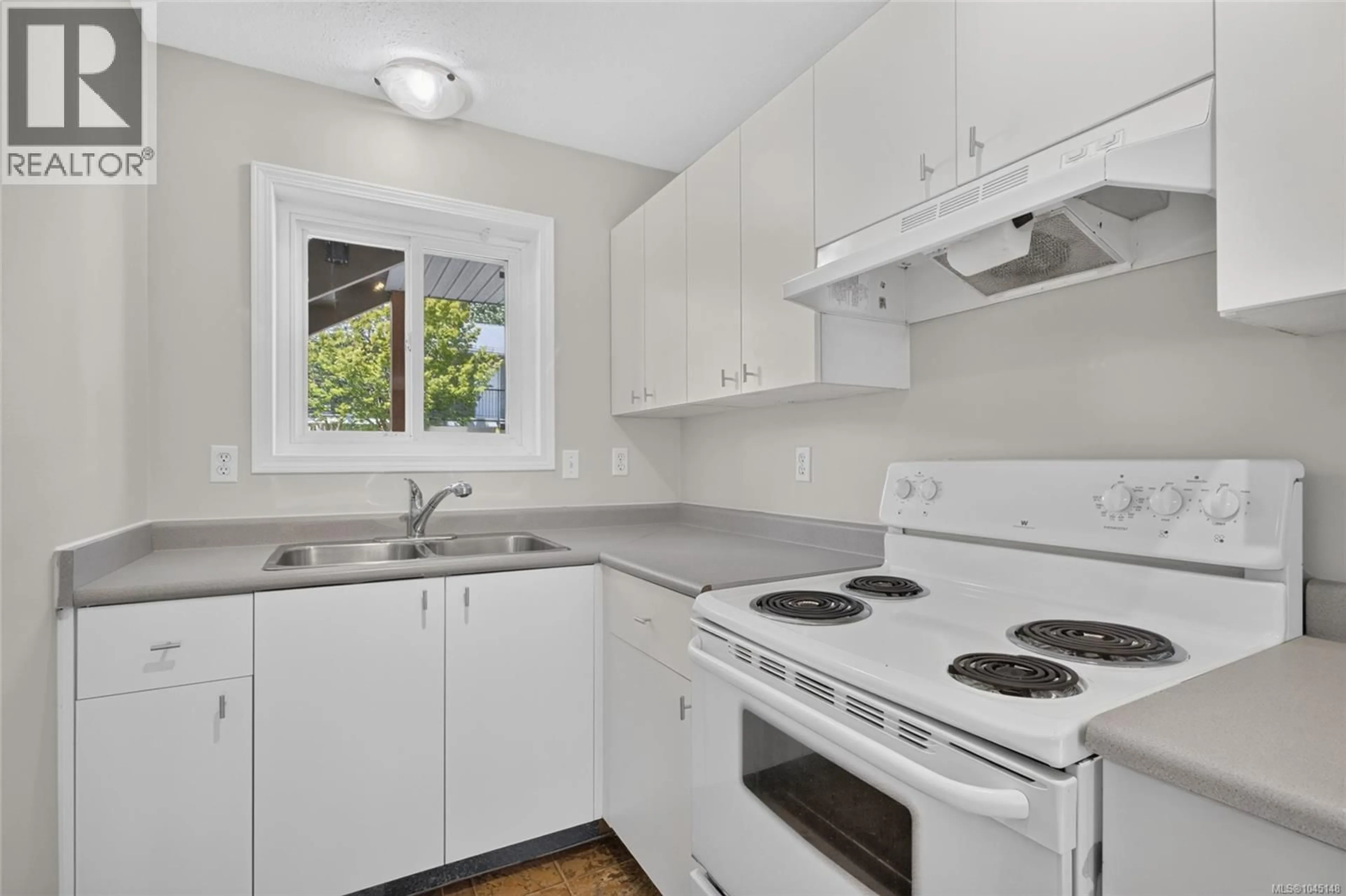 Standard kitchen, unknown for 11 - 375 21ST STREET, Courtenay British Columbia V9N2B6
