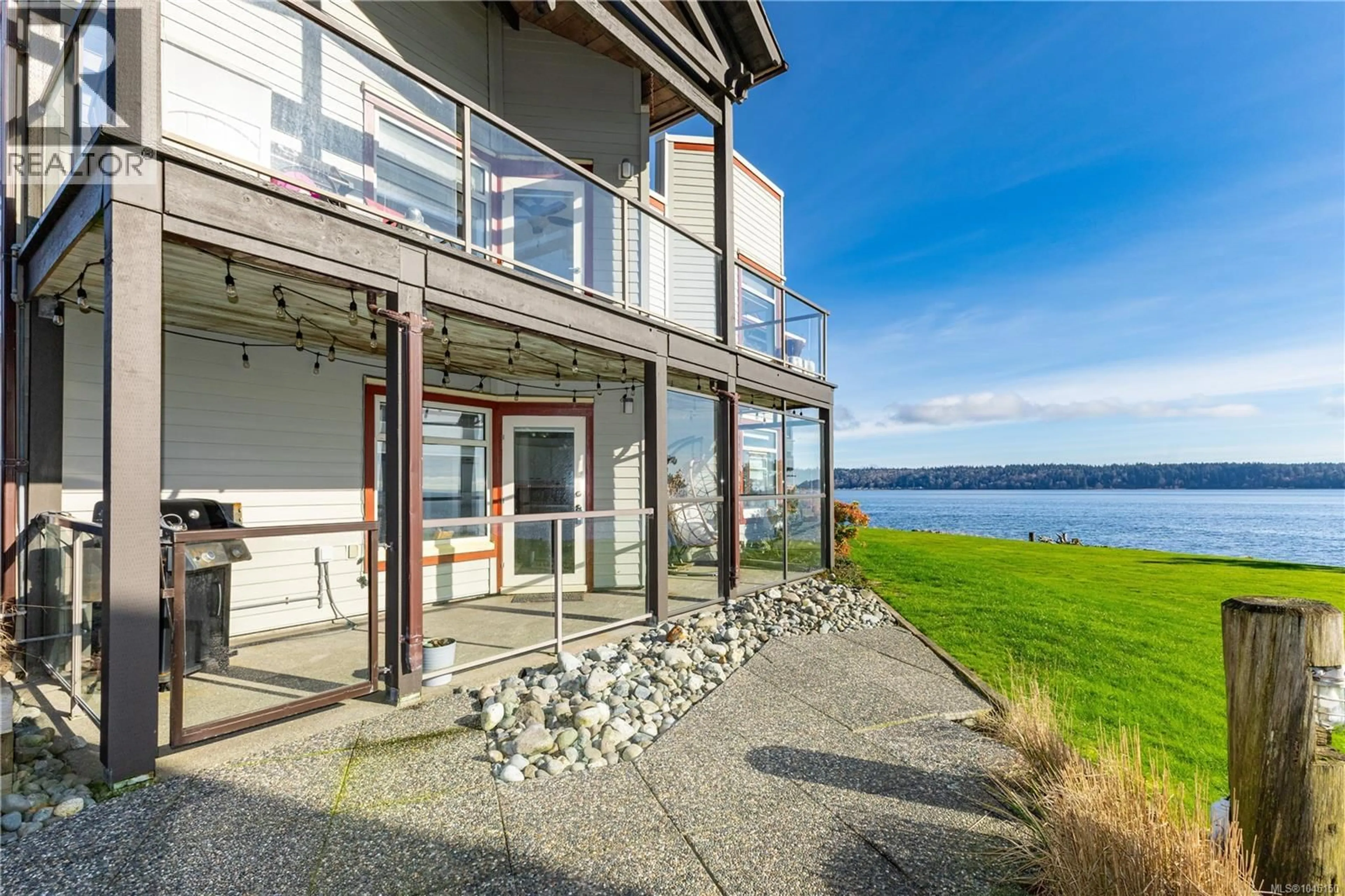 Patio, water/lake/river/ocean view for 3210 - 27 ISLAND HIGHWAY SOUTH, Campbell River British Columbia V9W1A2