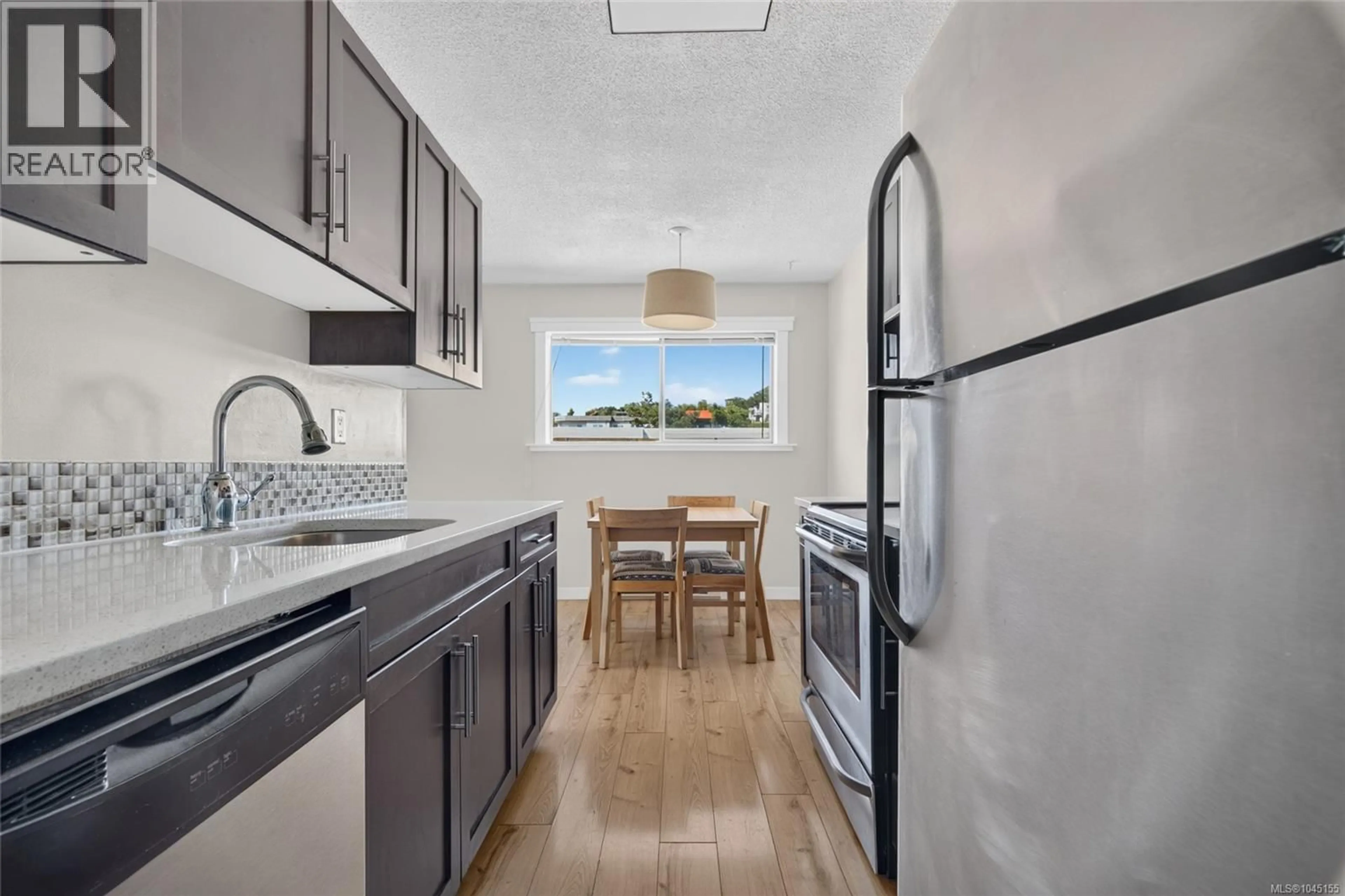 Standard kitchen, unknown for 313 - 3277 GLASGOW AVENUE, Saanich British Columbia V8X1M3