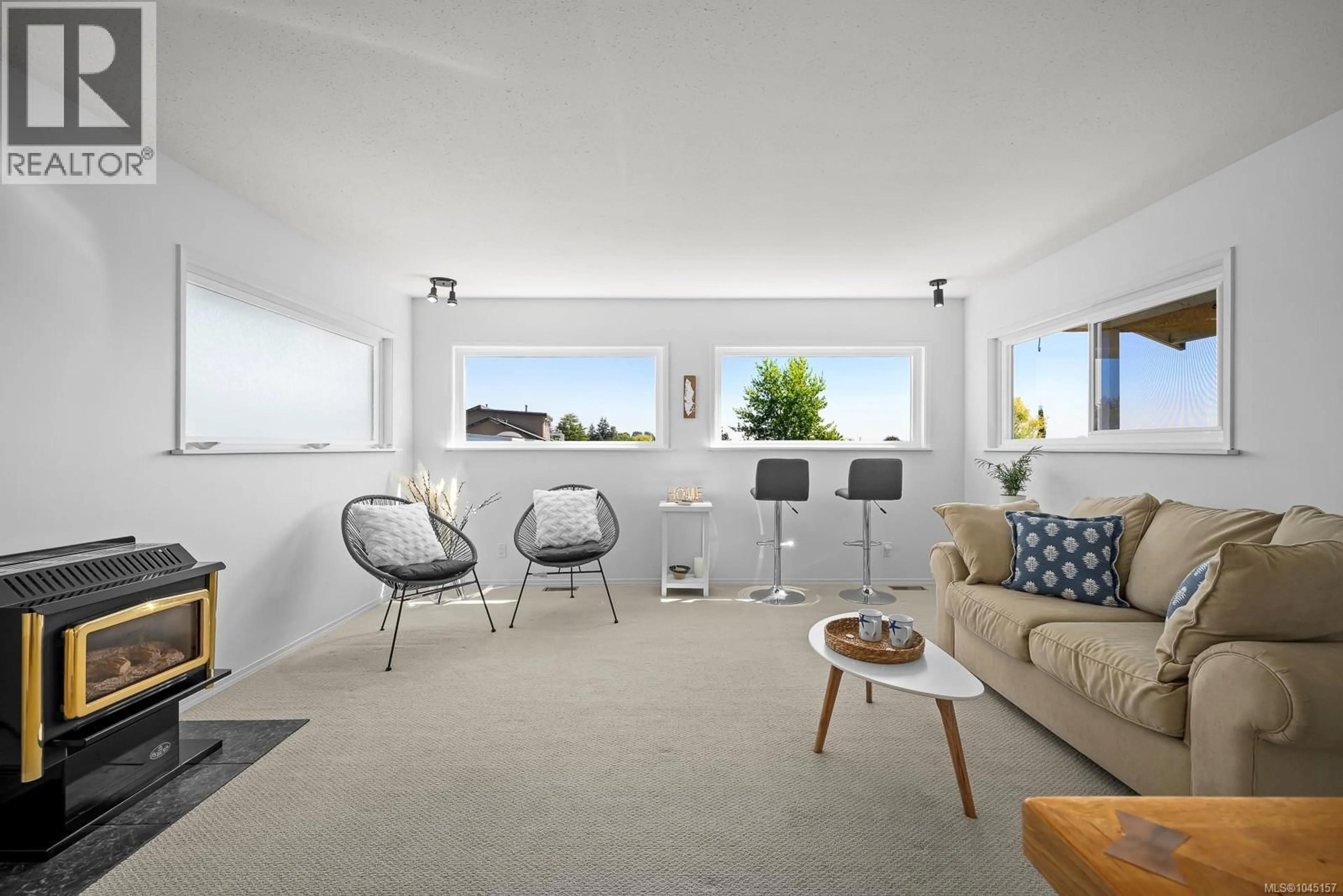 Living room with furniture, unknown for 178 RODELLO STREET, Comox British Columbia V9M1V2
