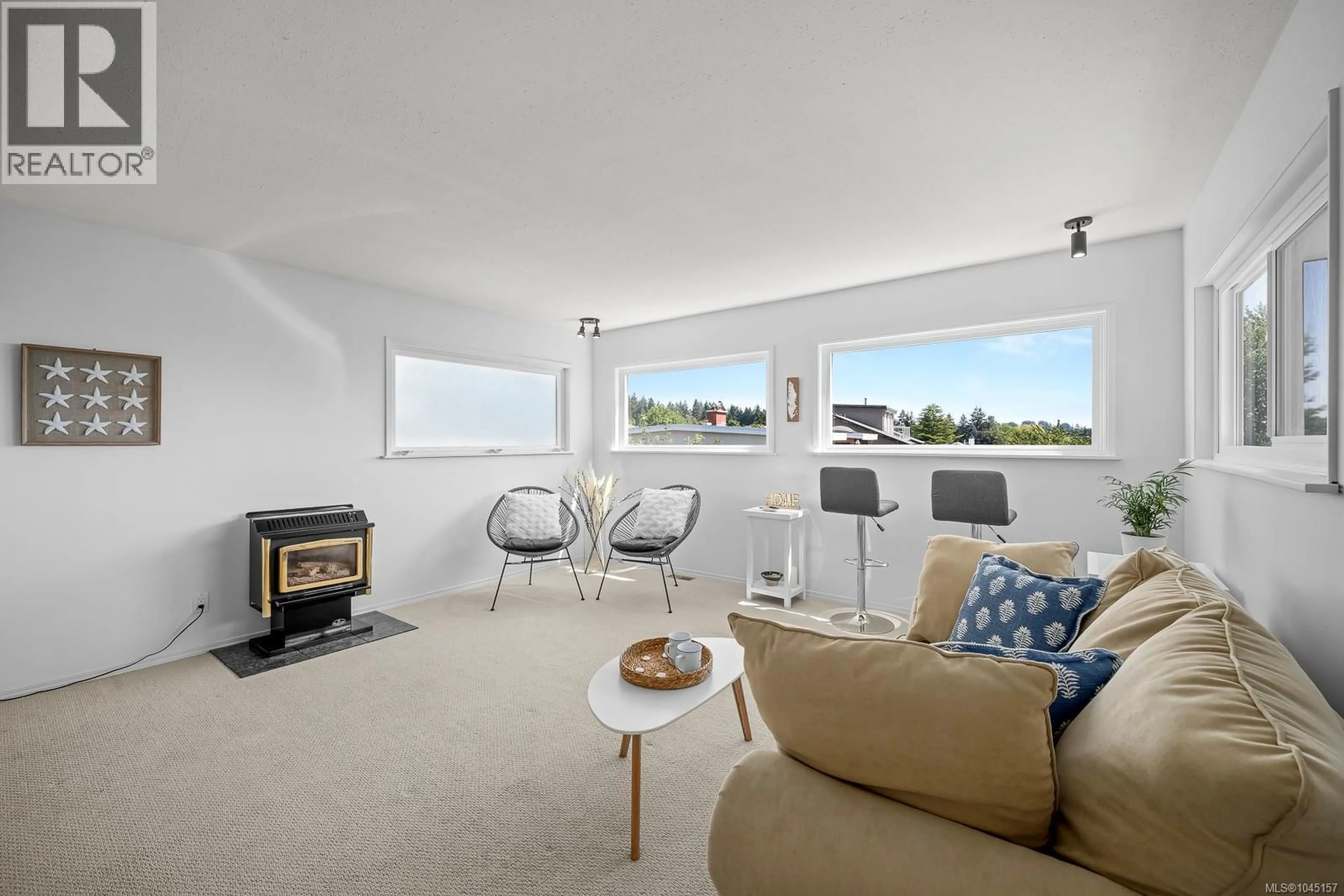 Living room with furniture, unknown for 178 RODELLO STREET, Comox British Columbia V9M1V2