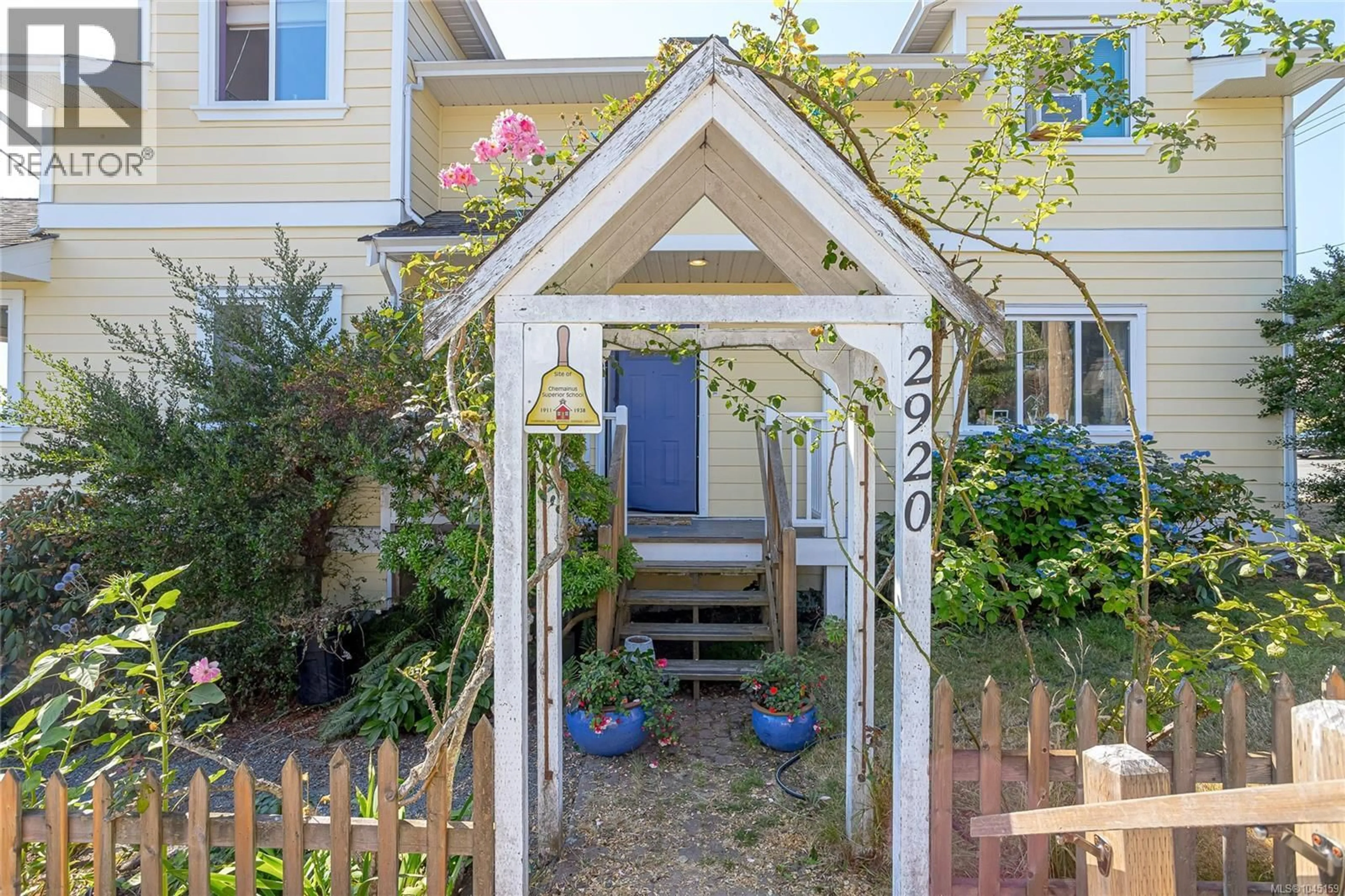 Indoor entryway for 2920 PINE STREET, Chemainus British Columbia V0R1K1