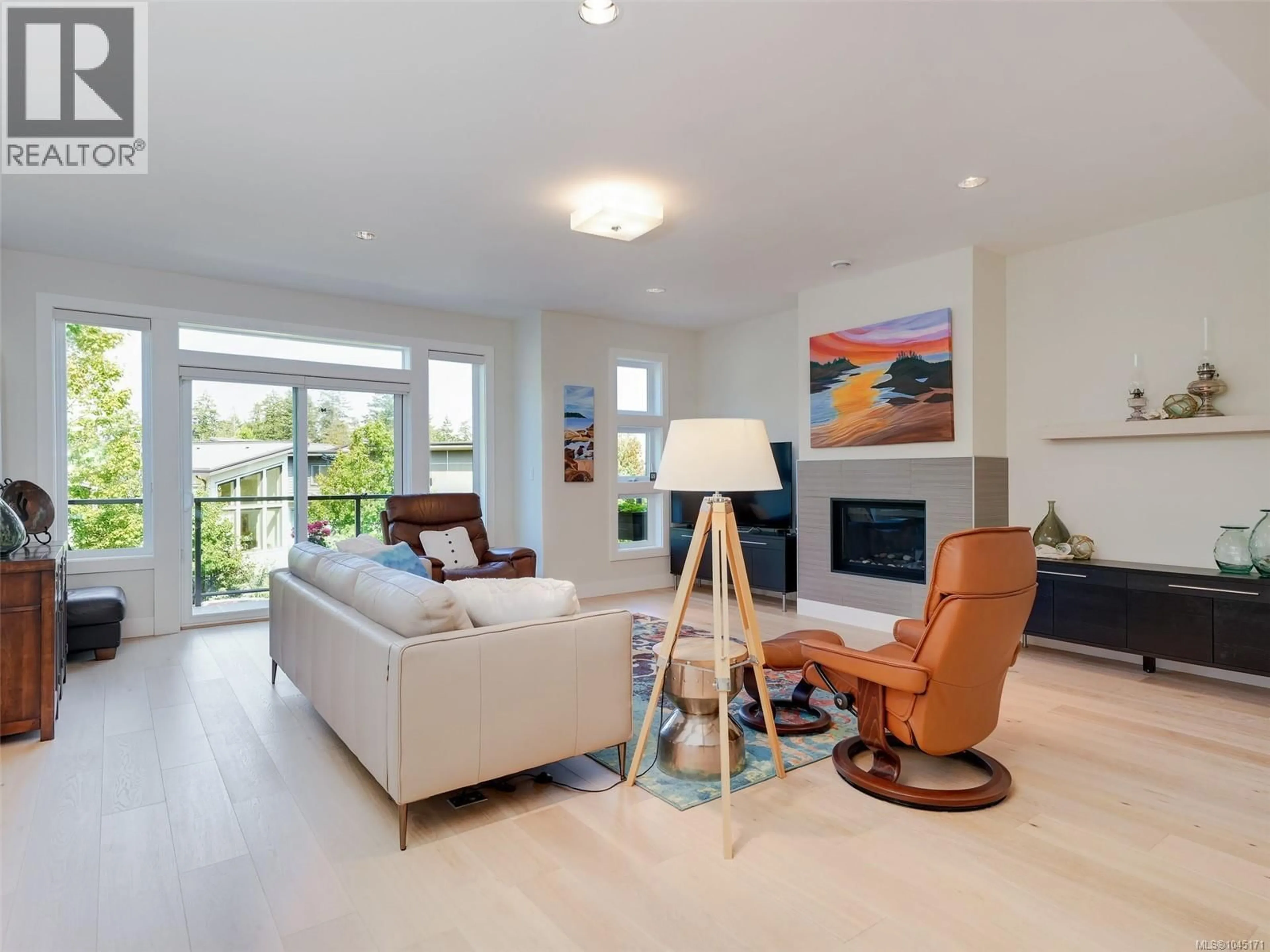 Living room with furniture, unknown for 488 REGENCY PLACE, Colwood British Columbia V9C0C3