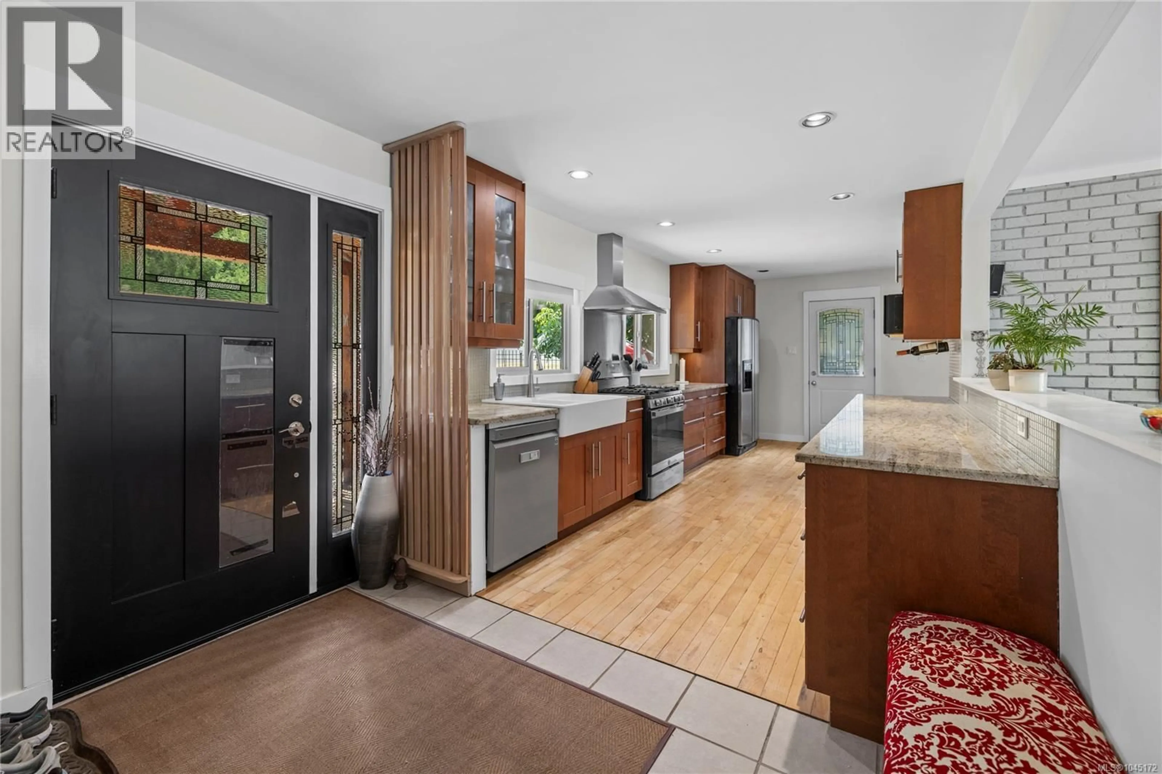 Open concept kitchen, ceramic/tile floor for 5567 VENTURA DRIVE, Nanaimo British Columbia V9T5M6