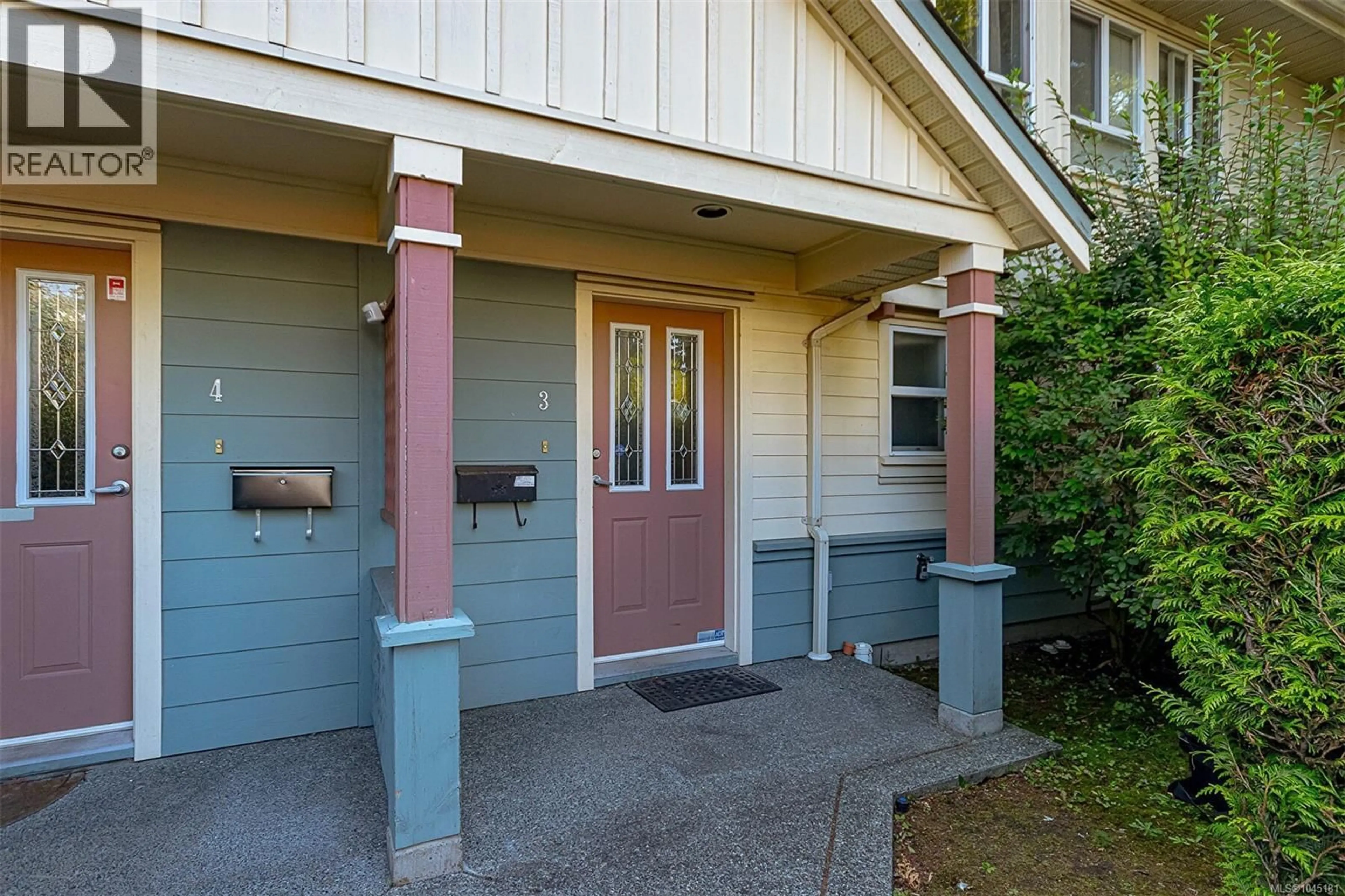 Indoor entryway for 3 - 1019 NORTH PARK STREET, Victoria British Columbia V8T5L4
