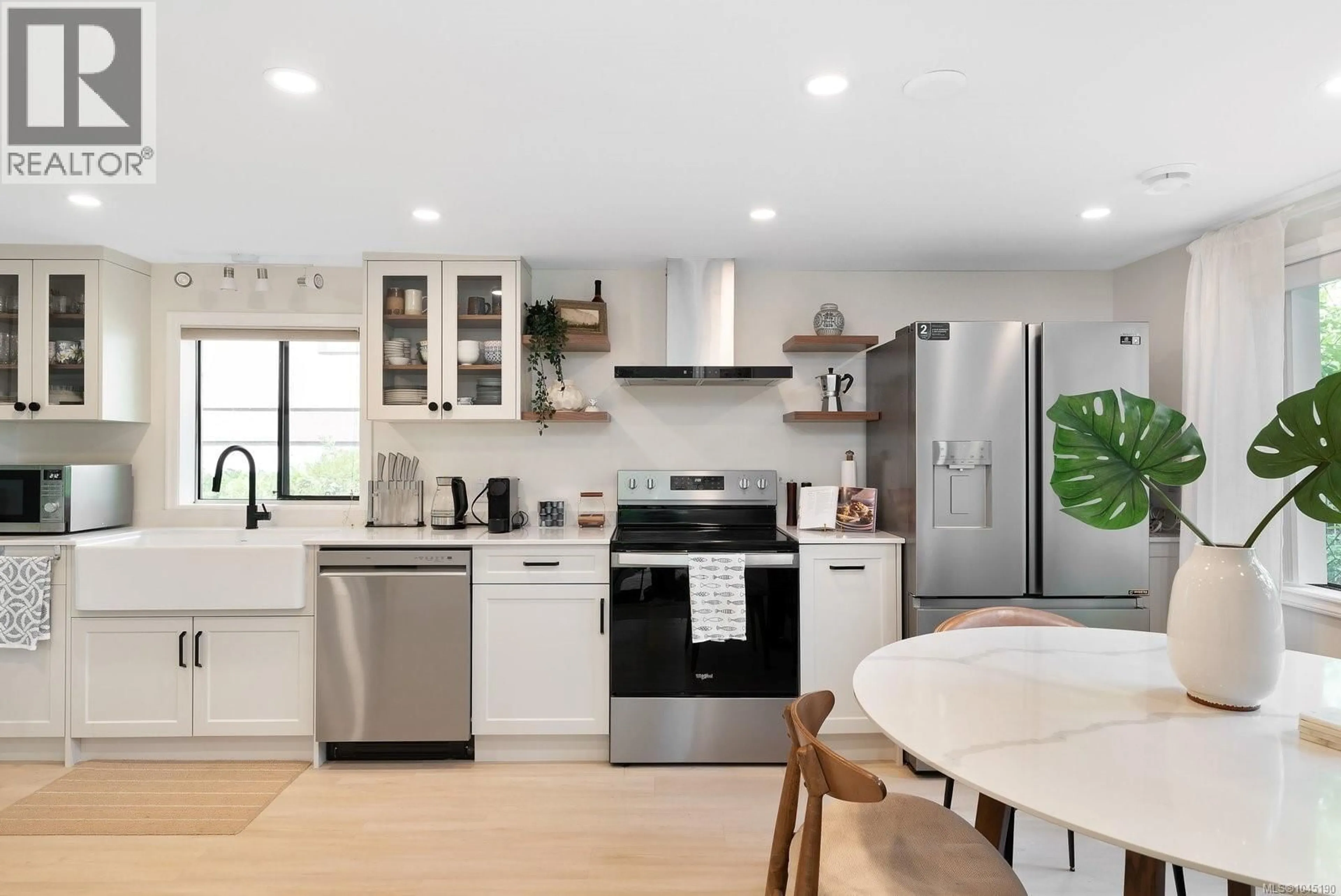 Open concept kitchen, ceramic/tile floor for 1055 TRILLIUM ROAD, Langford British Columbia V9B4G3