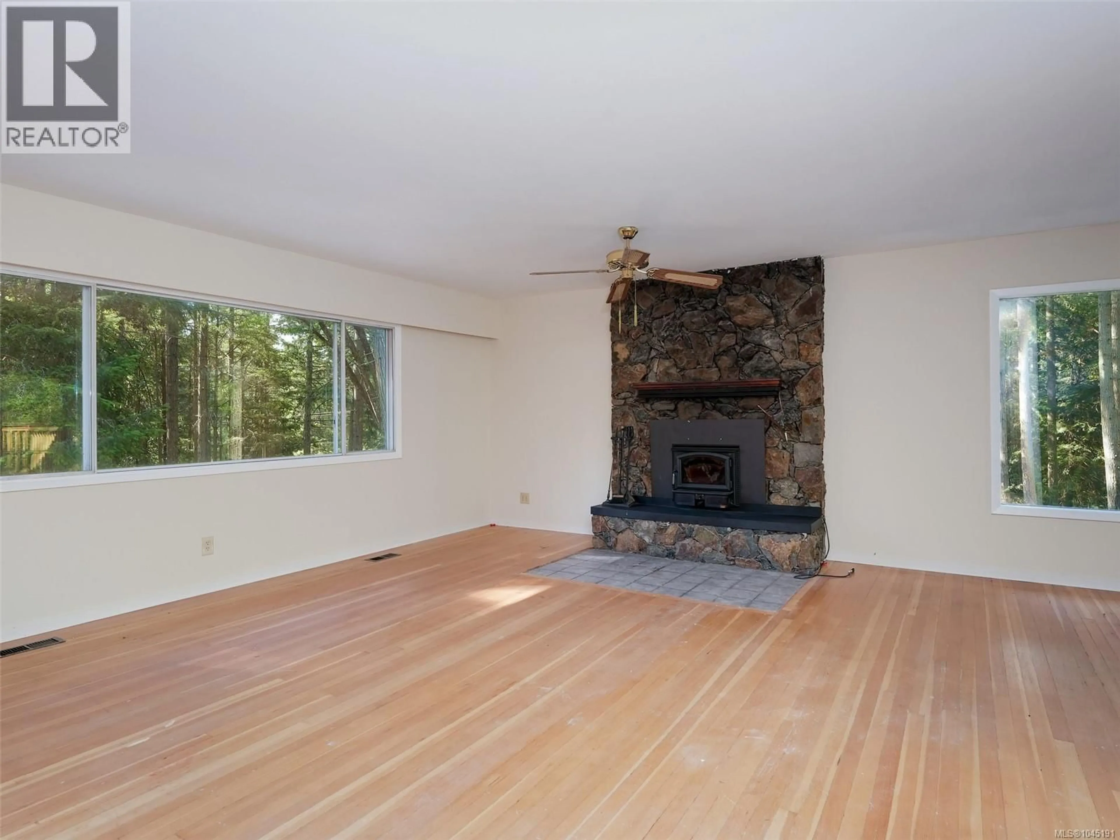 A pic of a room for 912 FINLAYSON ARM ROAD, Highlands British Columbia V9B6E6
