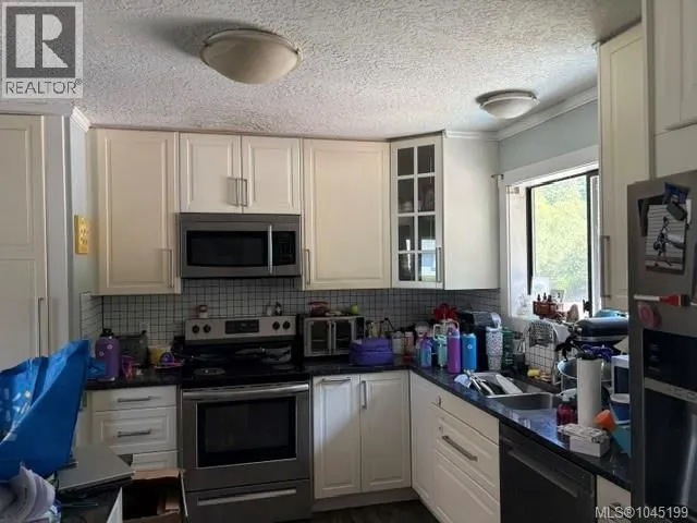1932 EMBLETON CRESCENT, Courtenay 3