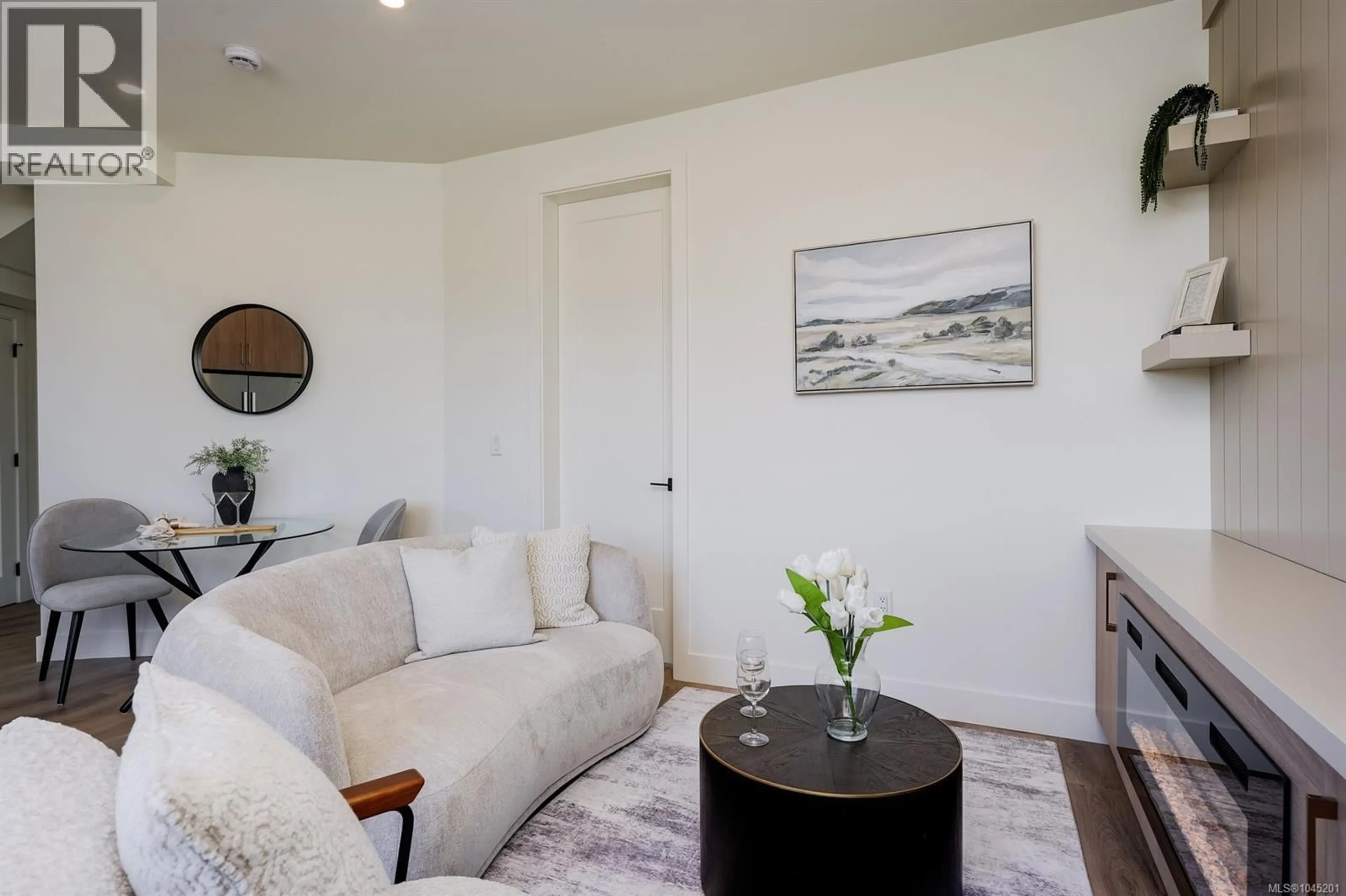 Living room with furniture, unknown for 1 - 4068 TUXEDO DRIVE, Saanich British Columbia V8X2L3