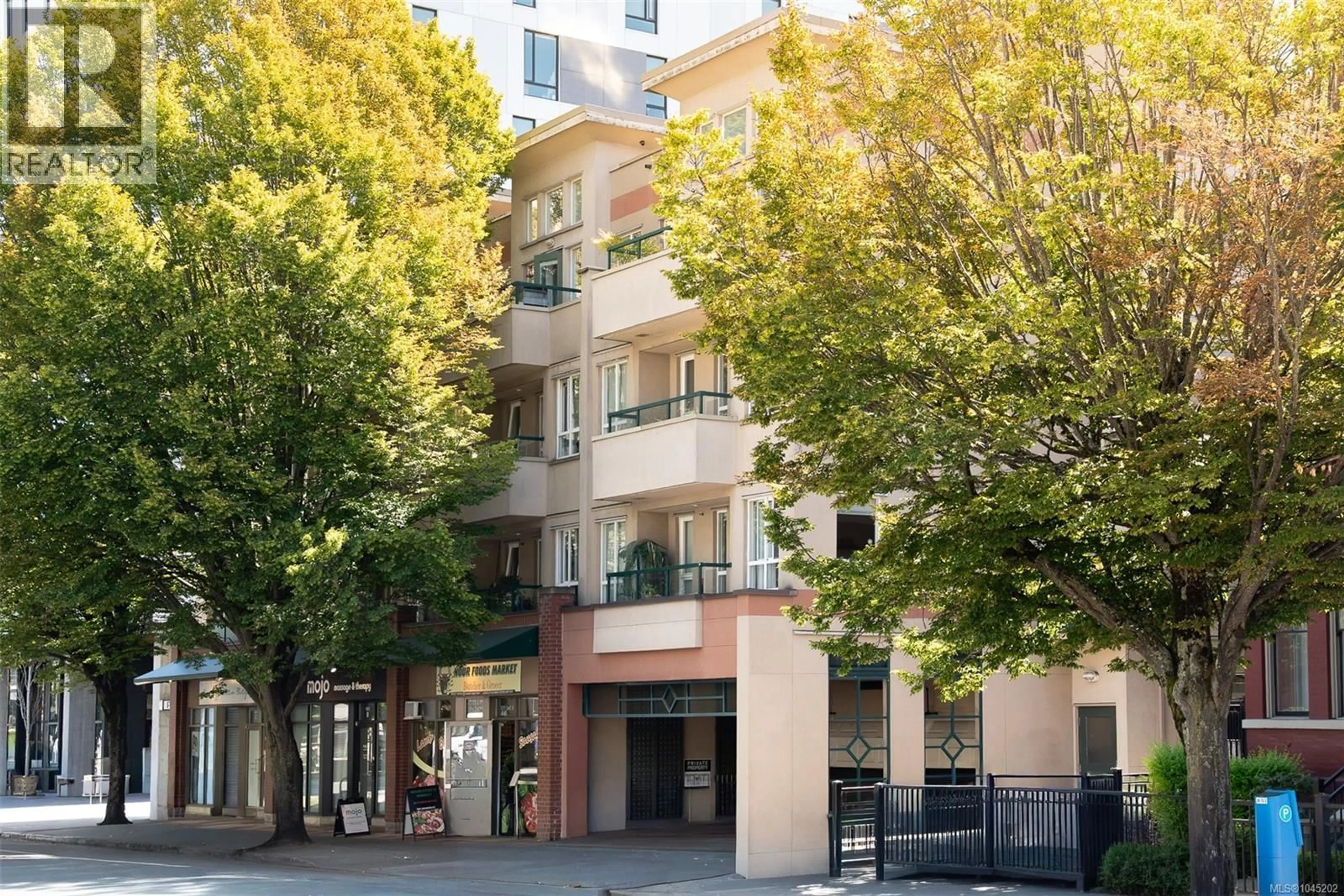 Patio, street for 403 - 1015 JOHNSON STREET, Victoria British Columbia V8V3N6