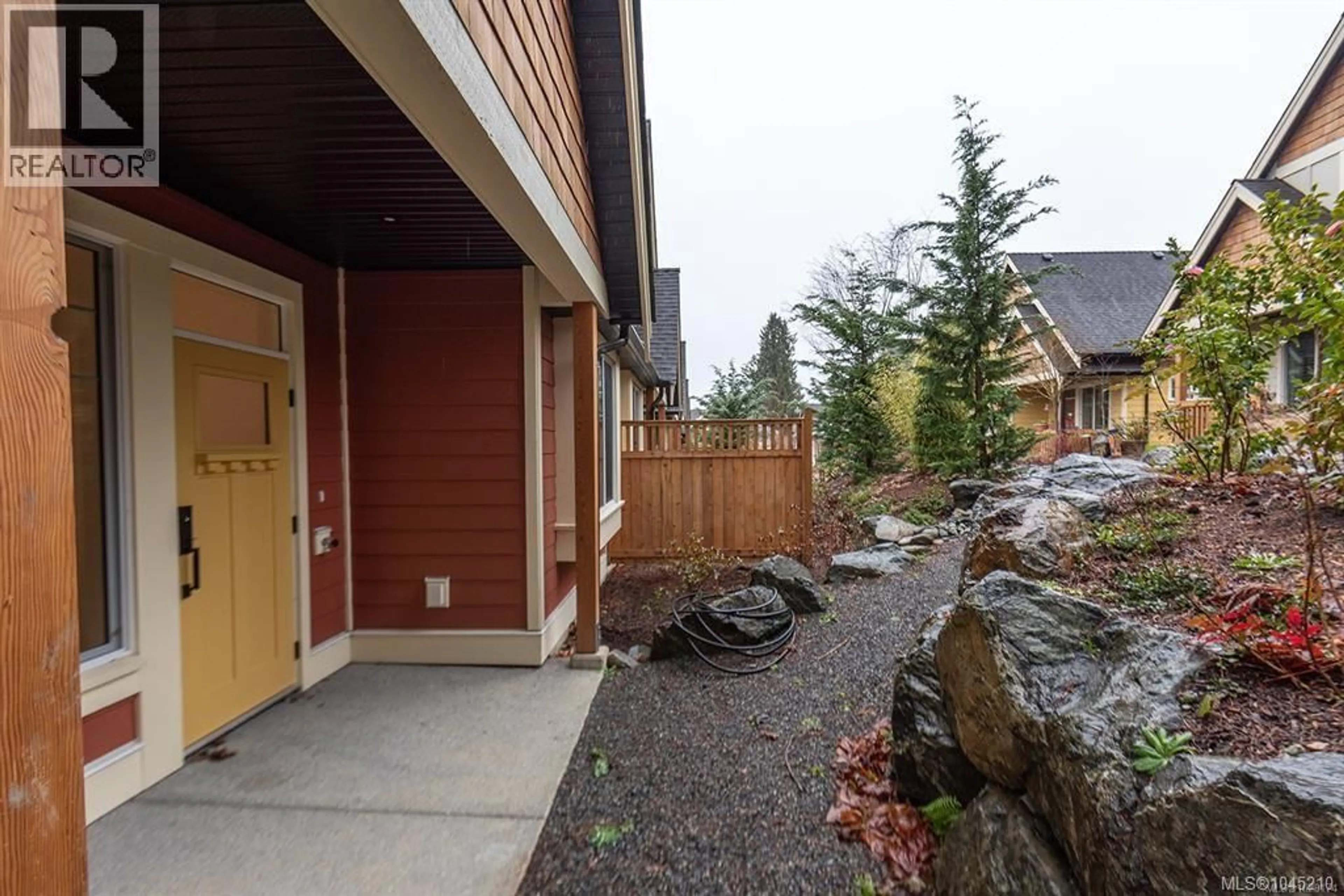 Patio, mountain view for 100 - 3003 KEYSTONE DRIVE, Duncan British Columbia V9L0E1