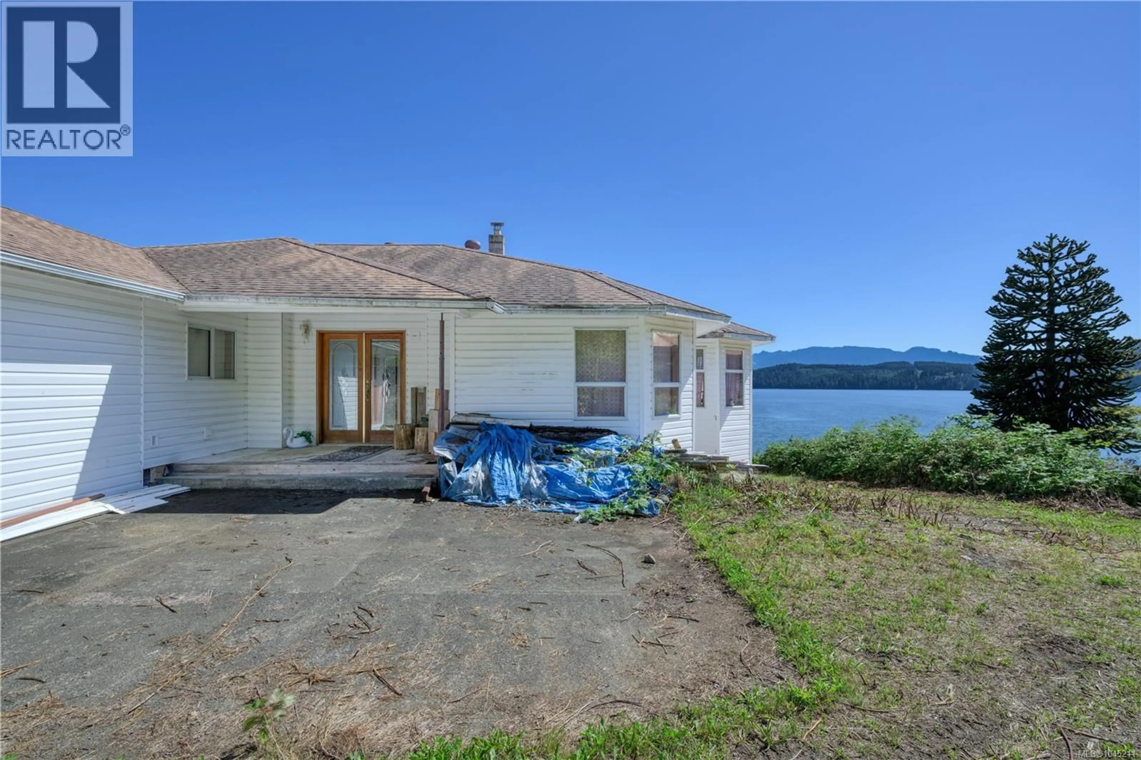 Patio, water/lake/river/ocean view for 249 HARBOUR ROAD, Coal Harbour British Columbia V0N1K0