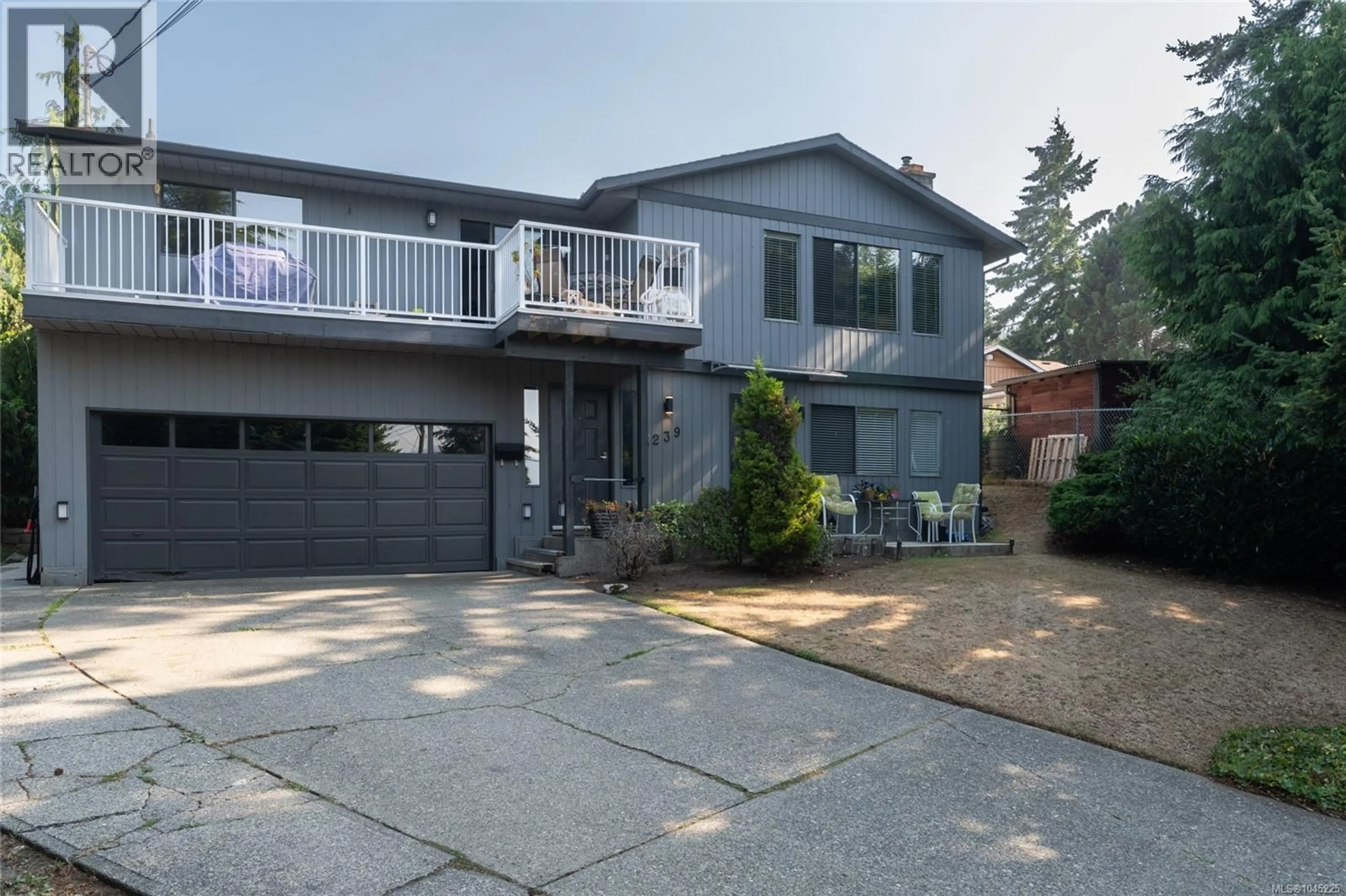 Home with vinyl exterior material, street for 3239 SEDGWICK DRIVE, Colwood British Columbia V9C3K2