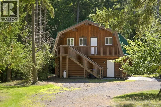 700 FERN ROAD EAST, Qualicum Beach 2