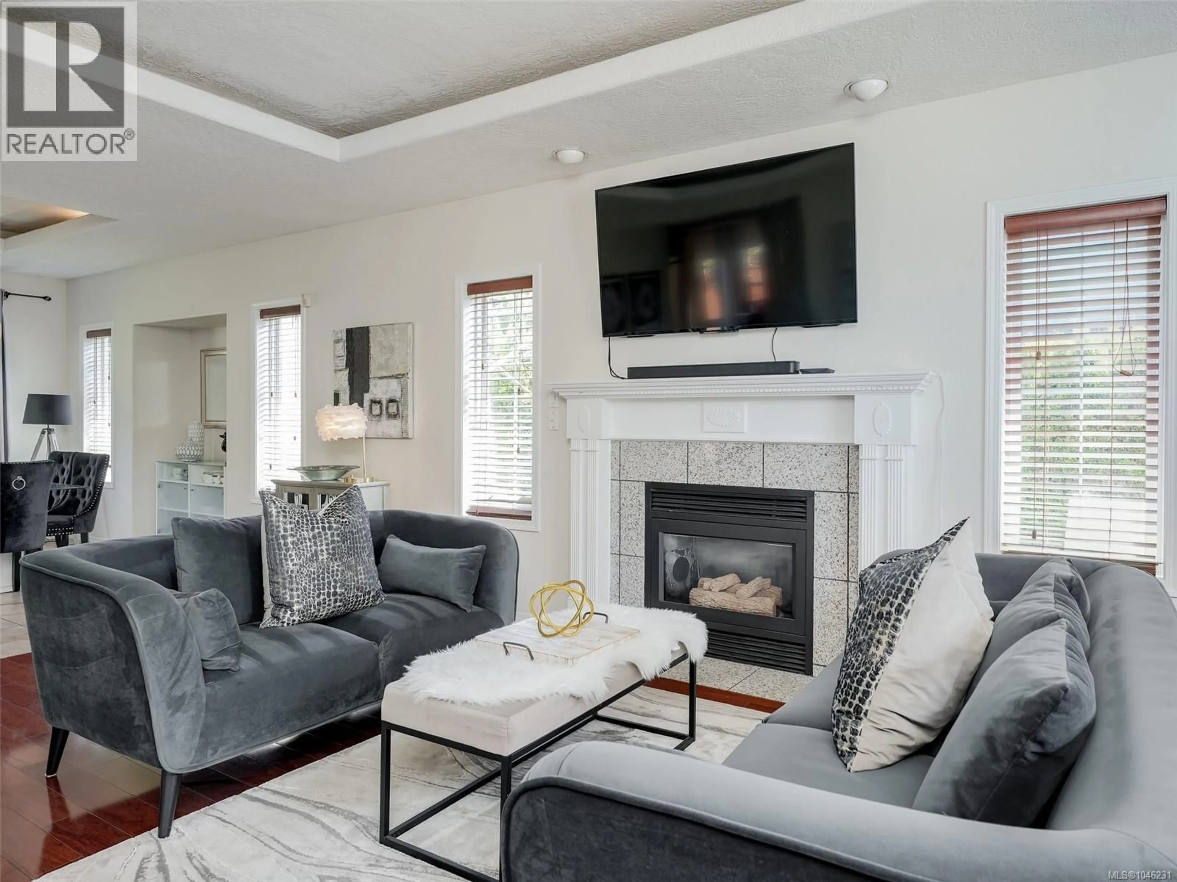 Living room with furniture, unknown for 1290 LES MEADOWS CRESCENT, Saanich British Columbia V8X5G4