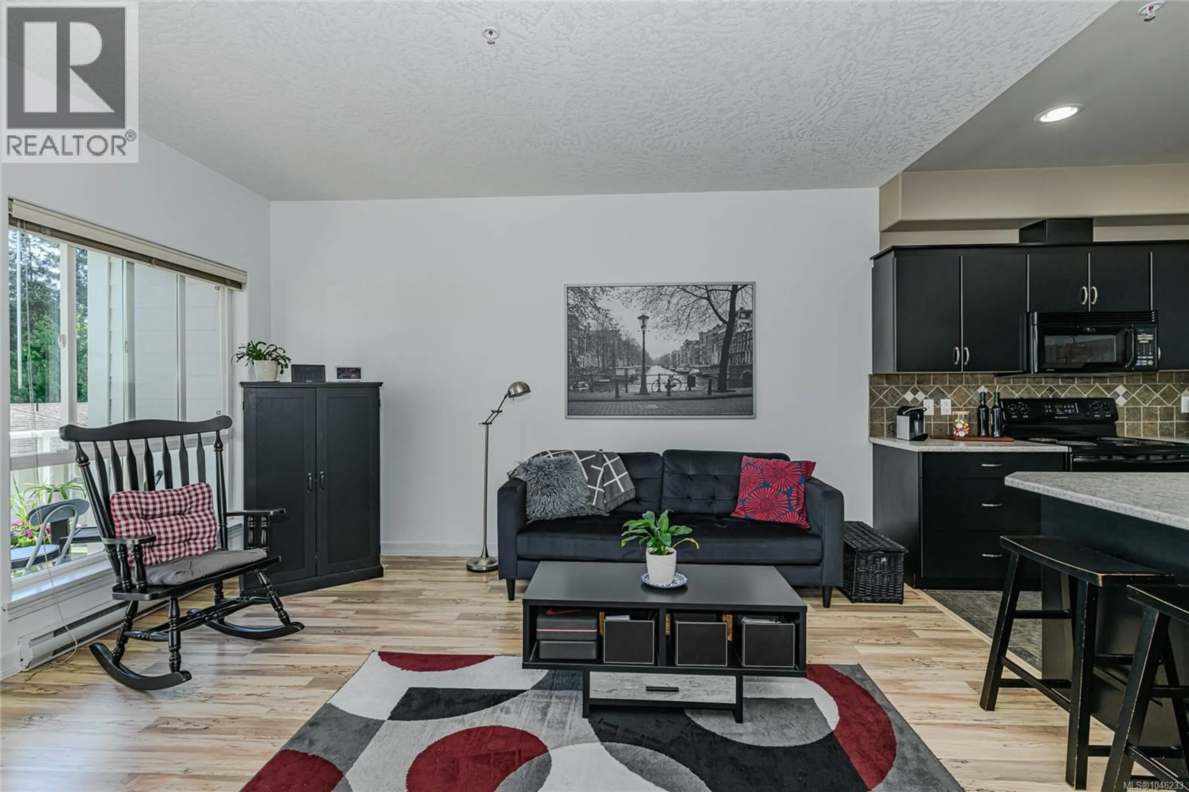 Living room with furniture, unknown for 205 - 3915 CAREY ROAD, Saanich British Columbia V8Z1Z6