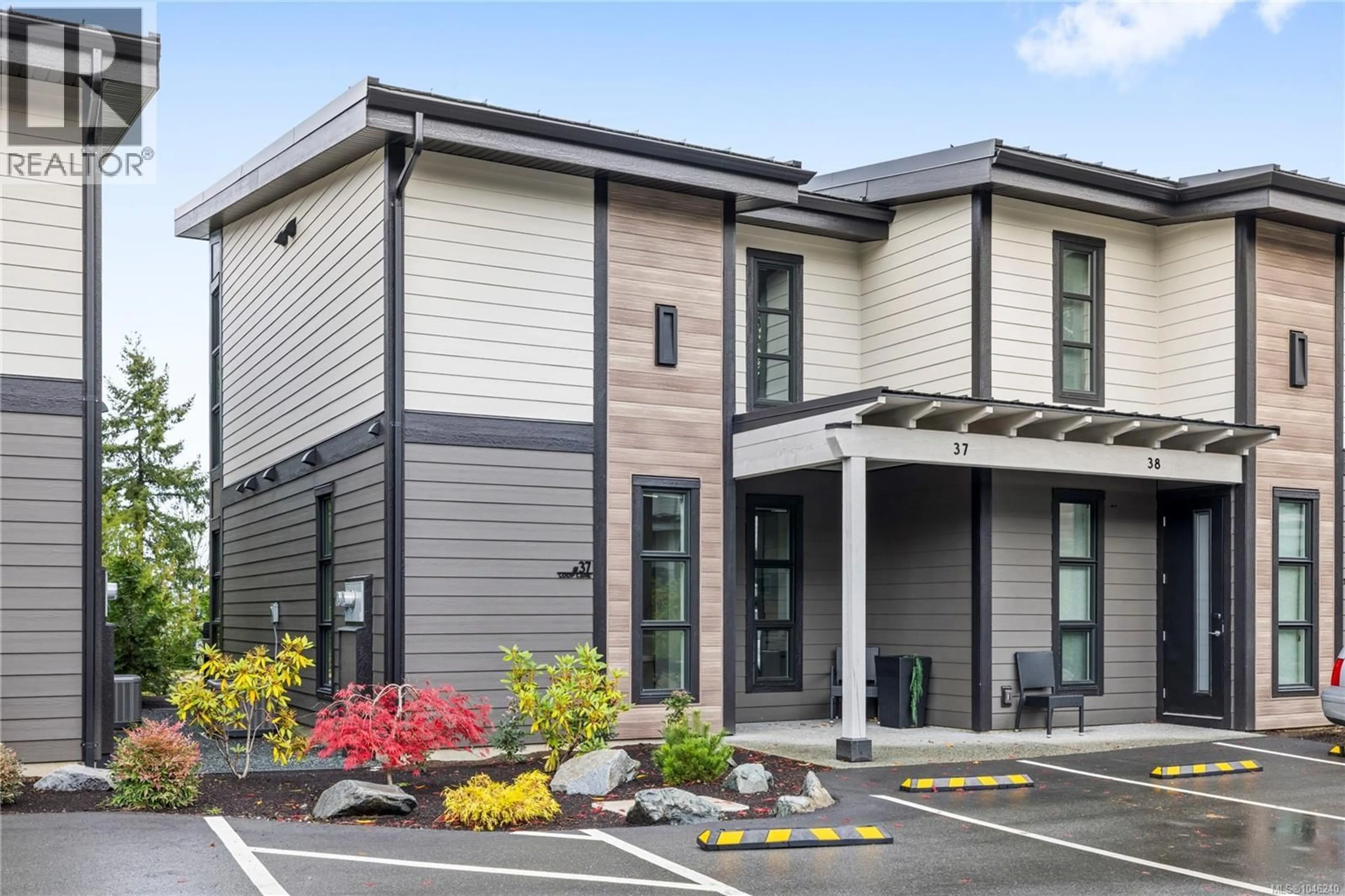Home with vinyl exterior material, building for 37 - 1175 RESORT DRIVE, Parksville British Columbia V9P2E3