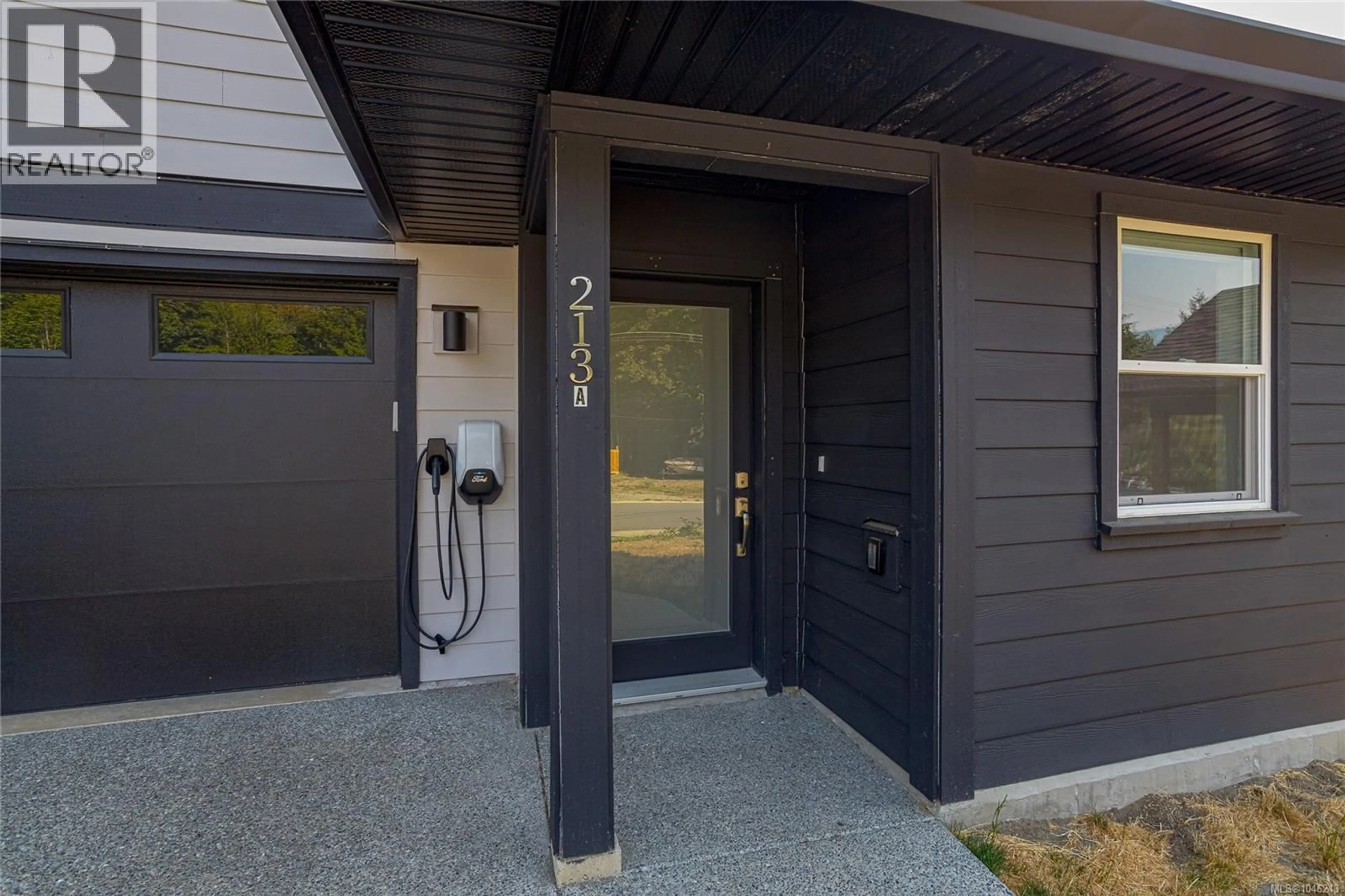Indoor entryway for 213 MACDONALD ROAD, Lake Cowichan British Columbia V0R2G0
