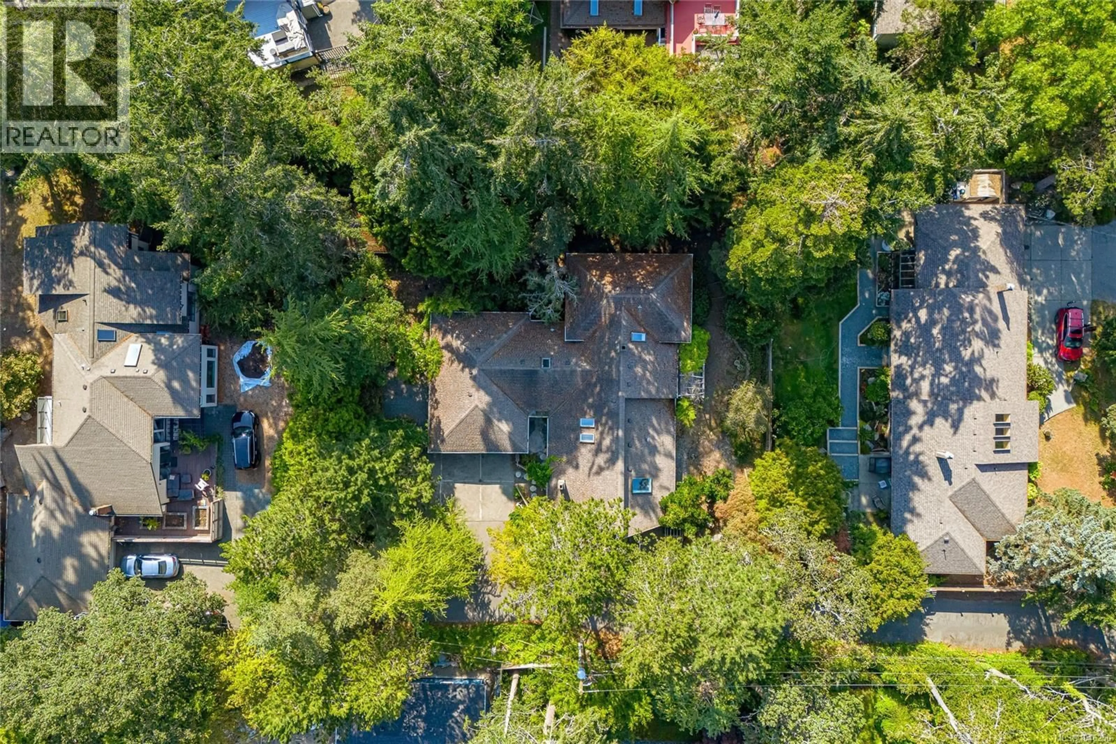 A pic from outside/outdoor area/front of a property/back of a property/a pic from drone, unknown for 2680 ARBUTUS ROAD, Saanich British Columbia V8N1W6