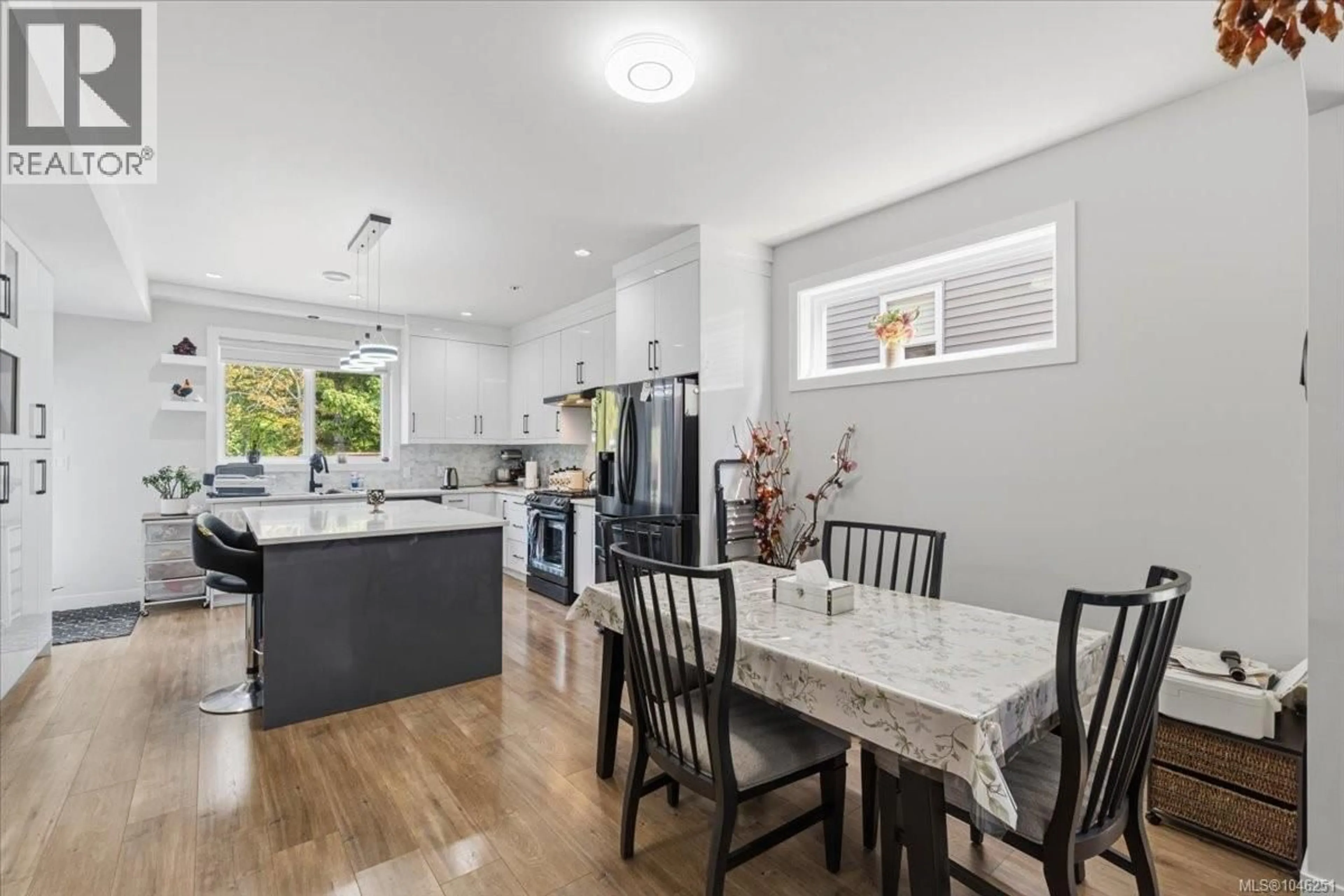 Open concept kitchen, ceramic/tile floor for 1636 ROBERTA ROAD SOUTH, Nanaimo British Columbia V9X0B6