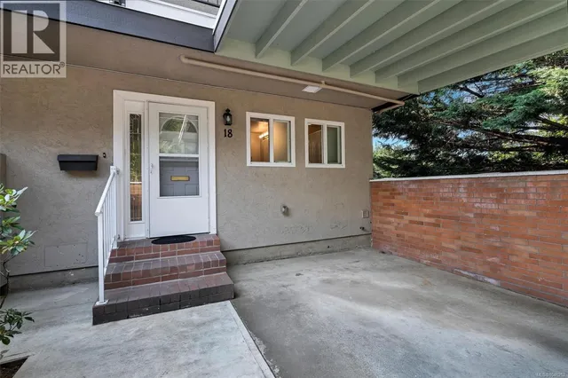 18 - 1701 MCKENZIE AVENUE, Saanich 5