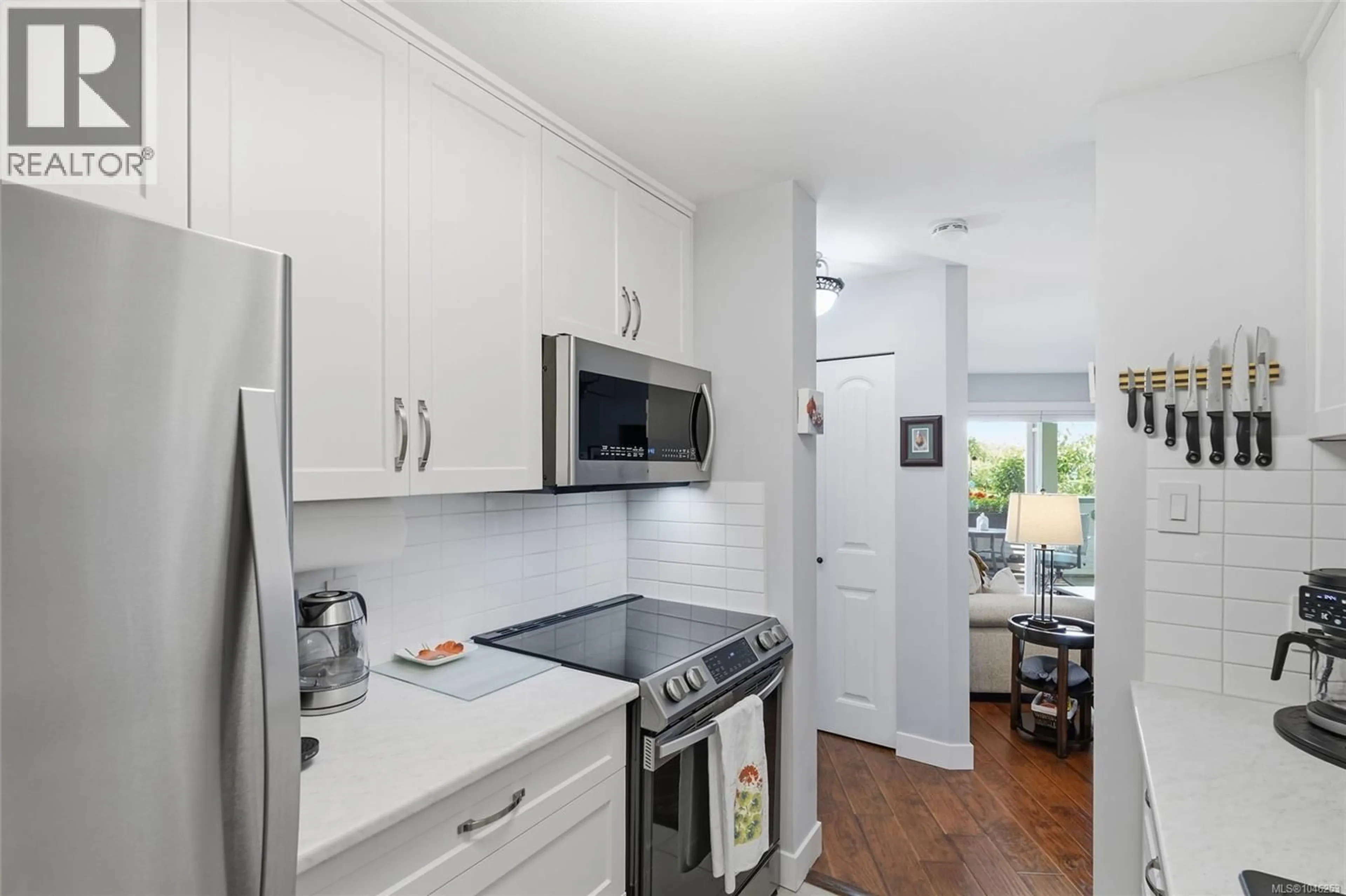 Standard kitchen, unknown for 207 - 4971 SONGBIRD PLACE, Nanaimo British Columbia V9T6L1