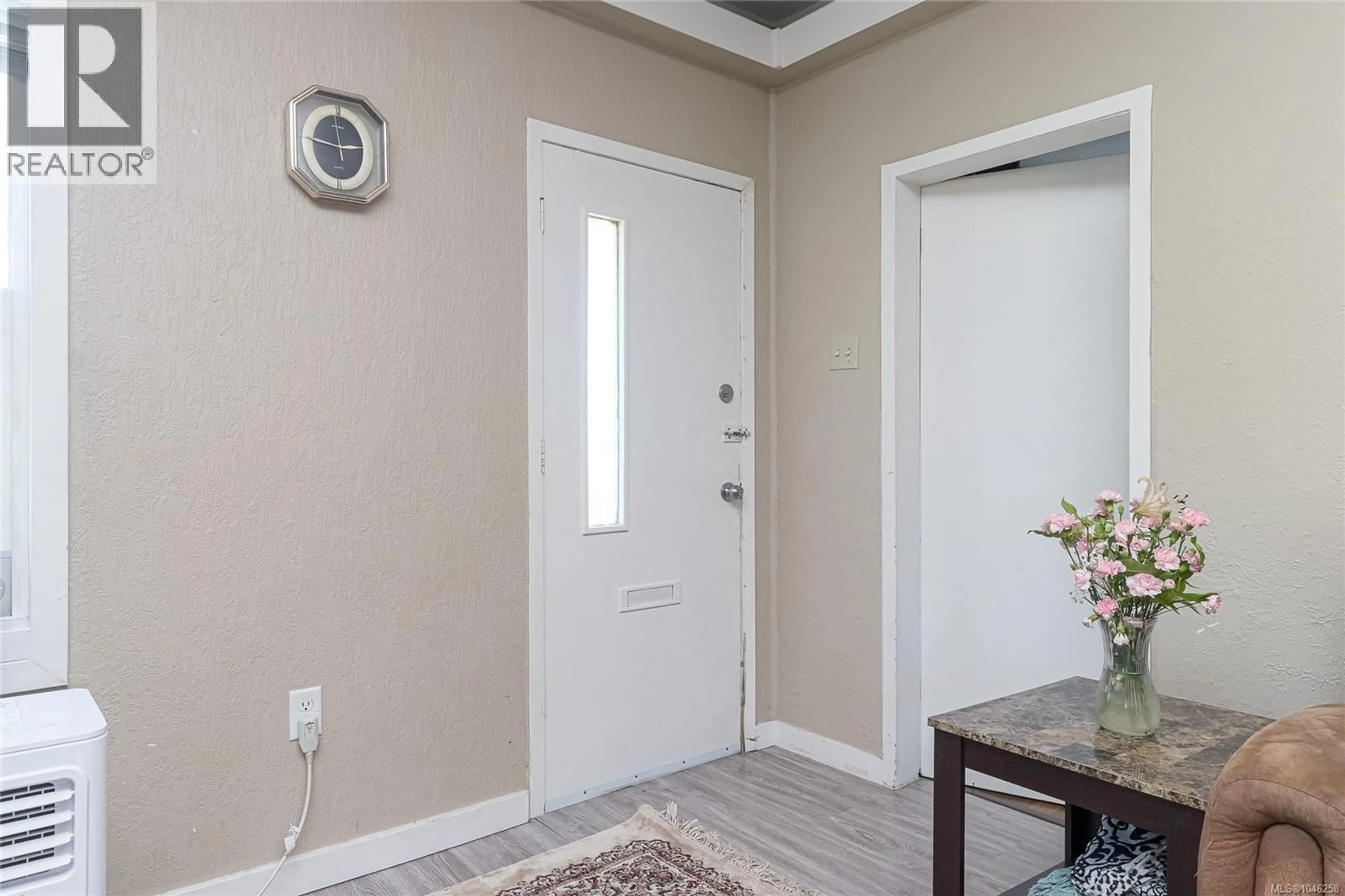 Indoor entryway for 514 NICOL STREET, Nanaimo British Columbia V9R4T7