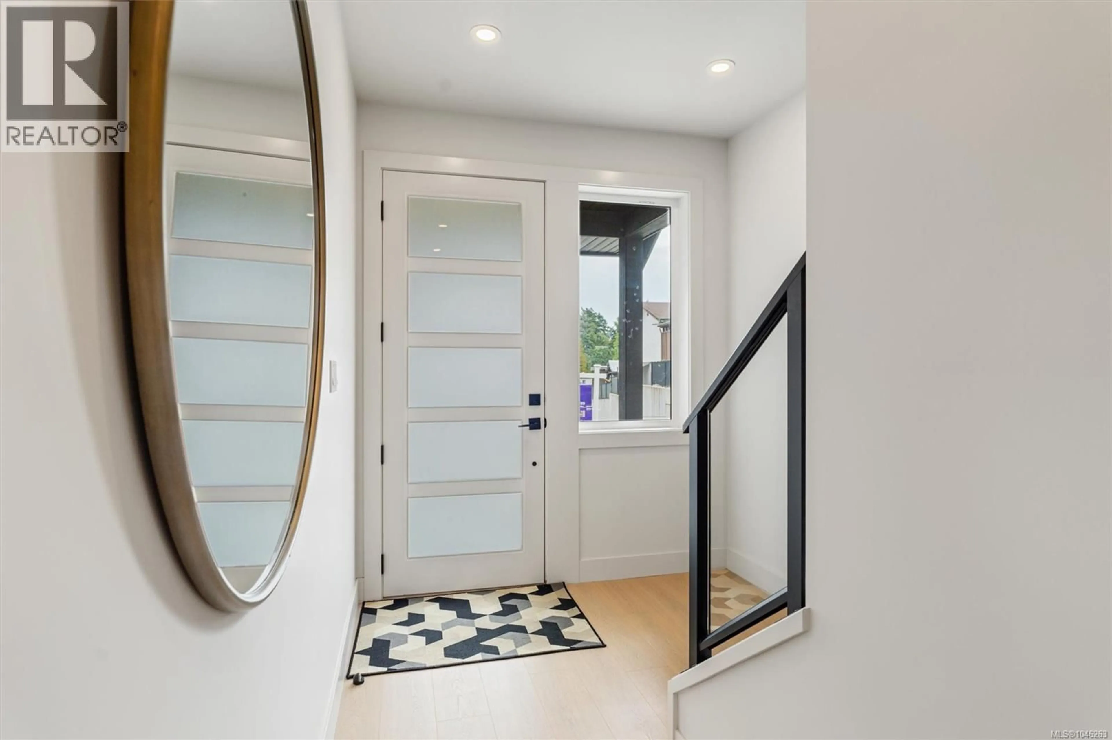 Indoor entryway for 650 WISTERIA RIDGE, Langford British Columbia V9B3N4