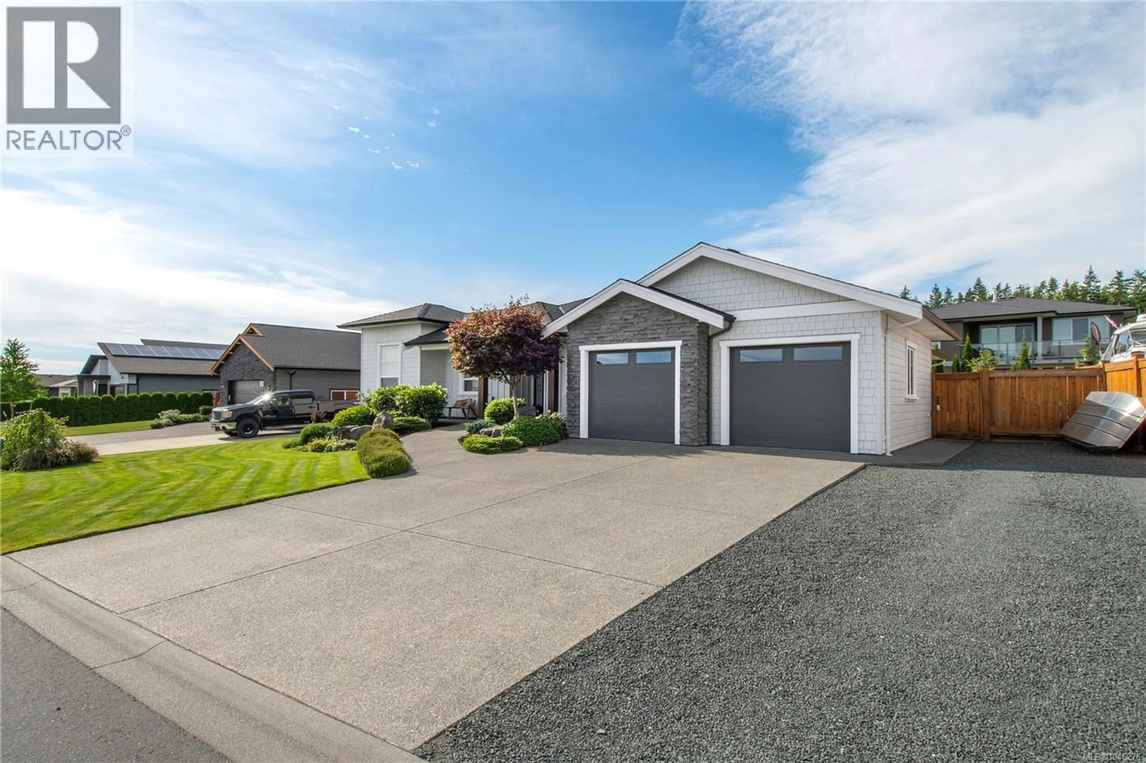 Home with vinyl exterior material, street for 441 ARIZONA DRIVE, Campbell River British Columbia V9H0E4