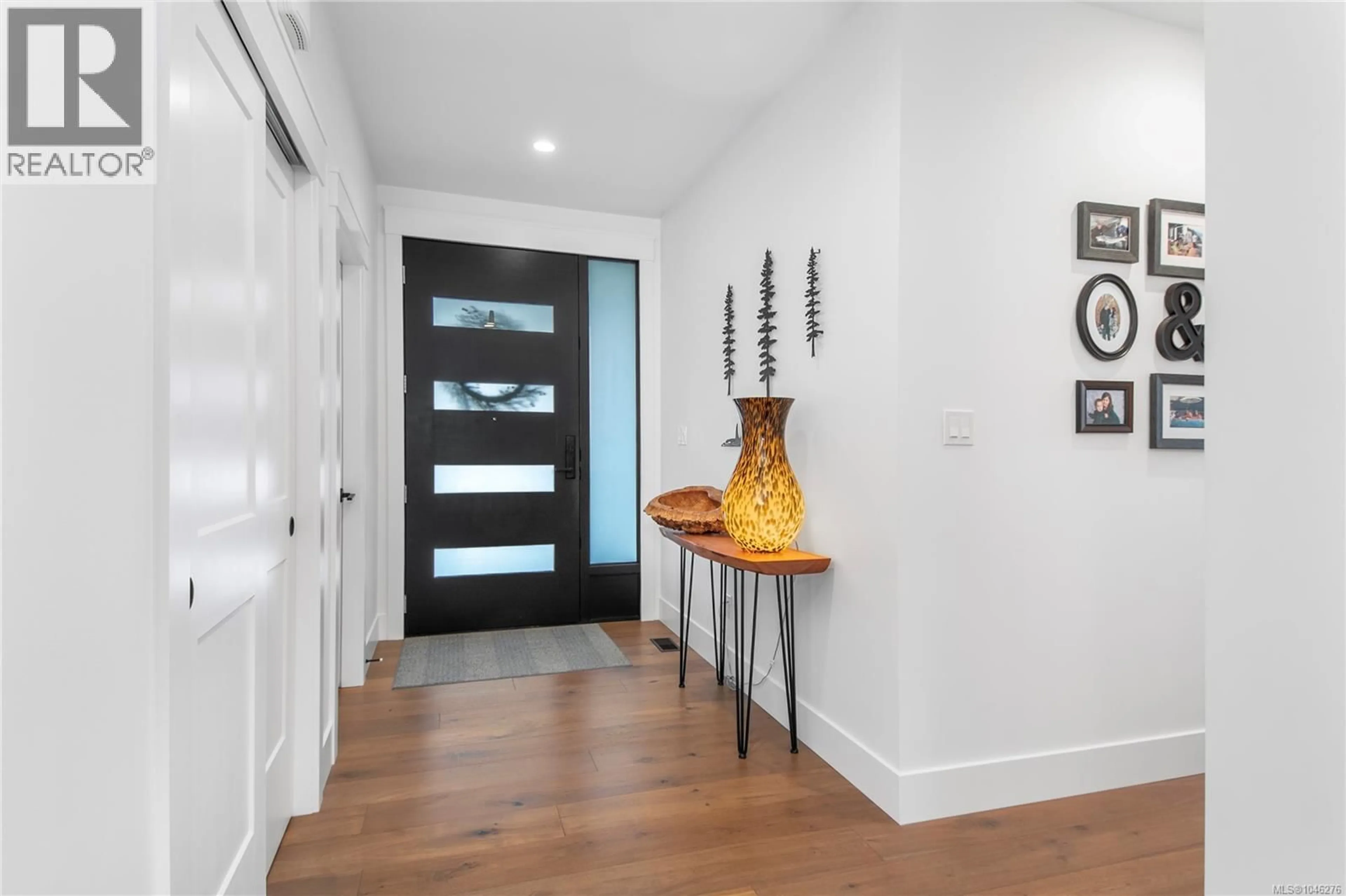 Indoor entryway for 441 ARIZONA DRIVE, Campbell River British Columbia V9H0E4