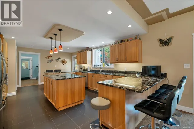 2246 GLENMORE ROAD, Oyster River 5