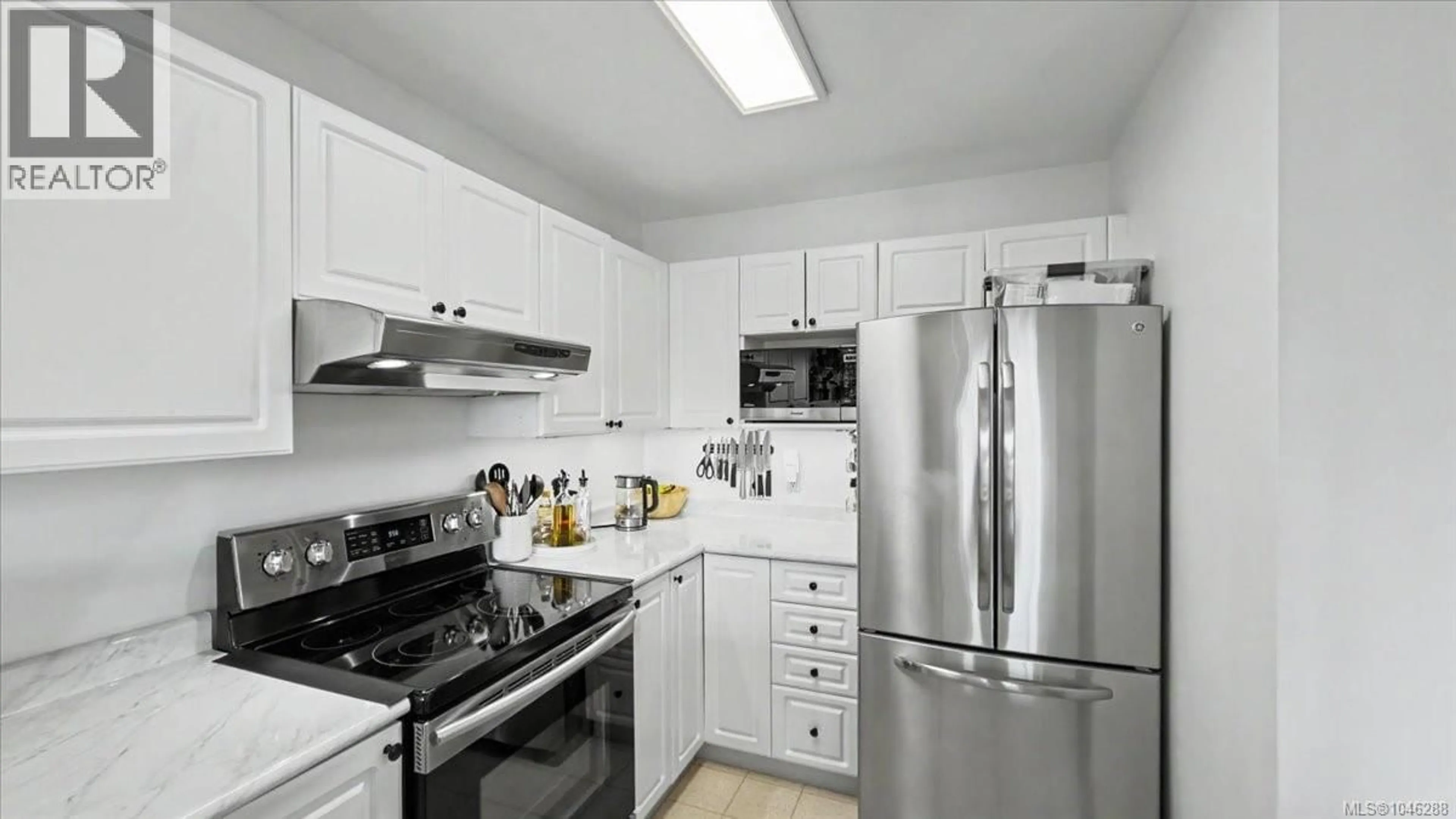 Standard kitchen, unknown for 202 - 2525 FITZGERALD AVENUE, Courtenay British Columbia V9N6J4