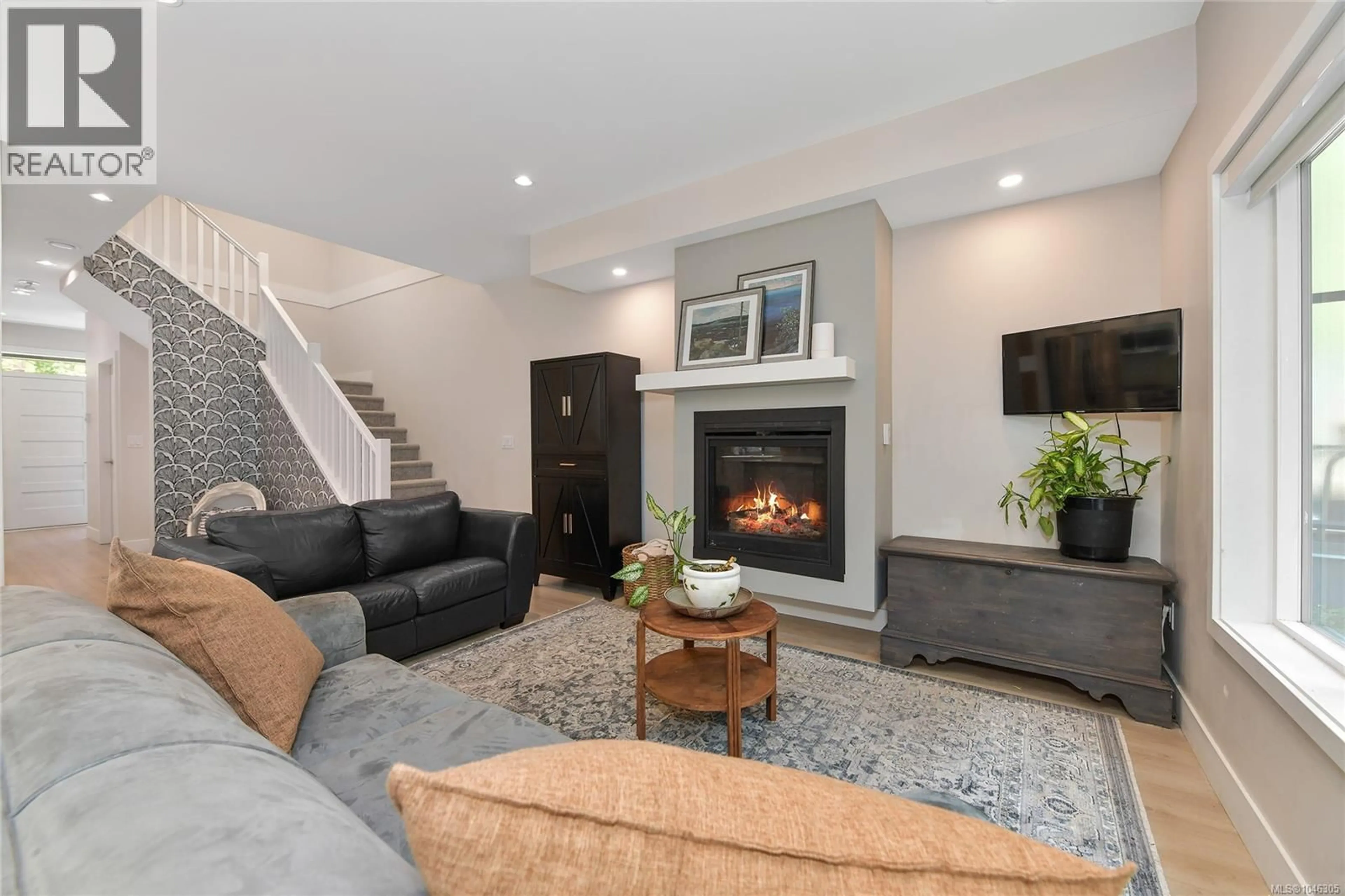 Living room with furniture, unknown for 937 ECHO VALLEY PLACE, Langford British Columbia V9B0Y2