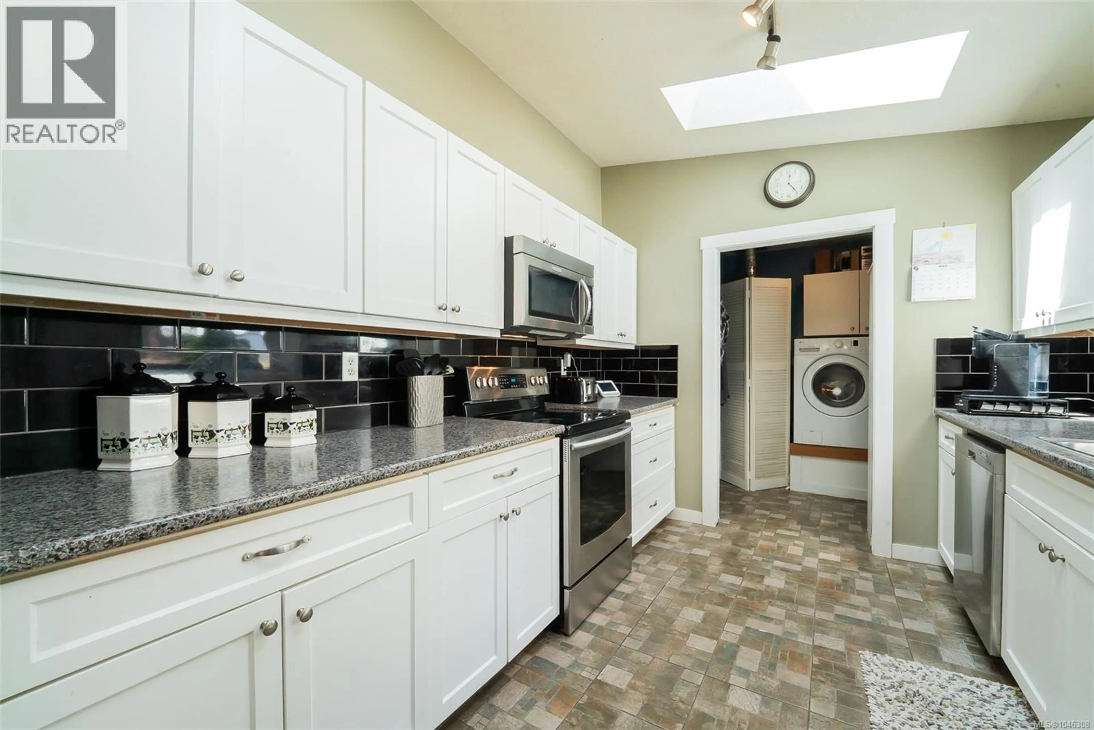 Standard kitchen, ceramic/tile floor for 2446 DIVOT DRIVE, Nanaimo British Columbia V9T4B2