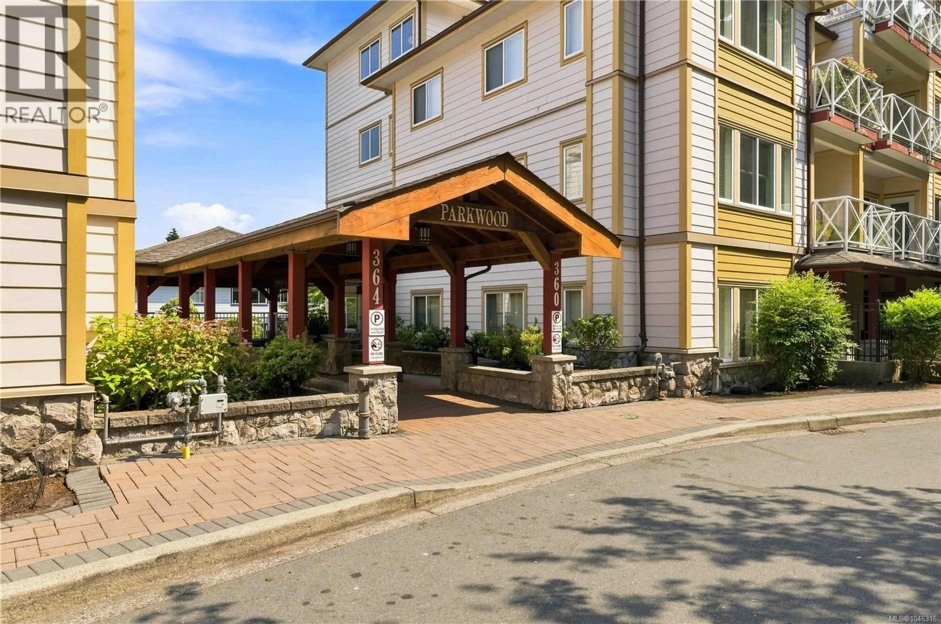 Patio, building for 101 - 360 GOLDSTREAM AVENUE, Colwood British Columbia V9B2W3