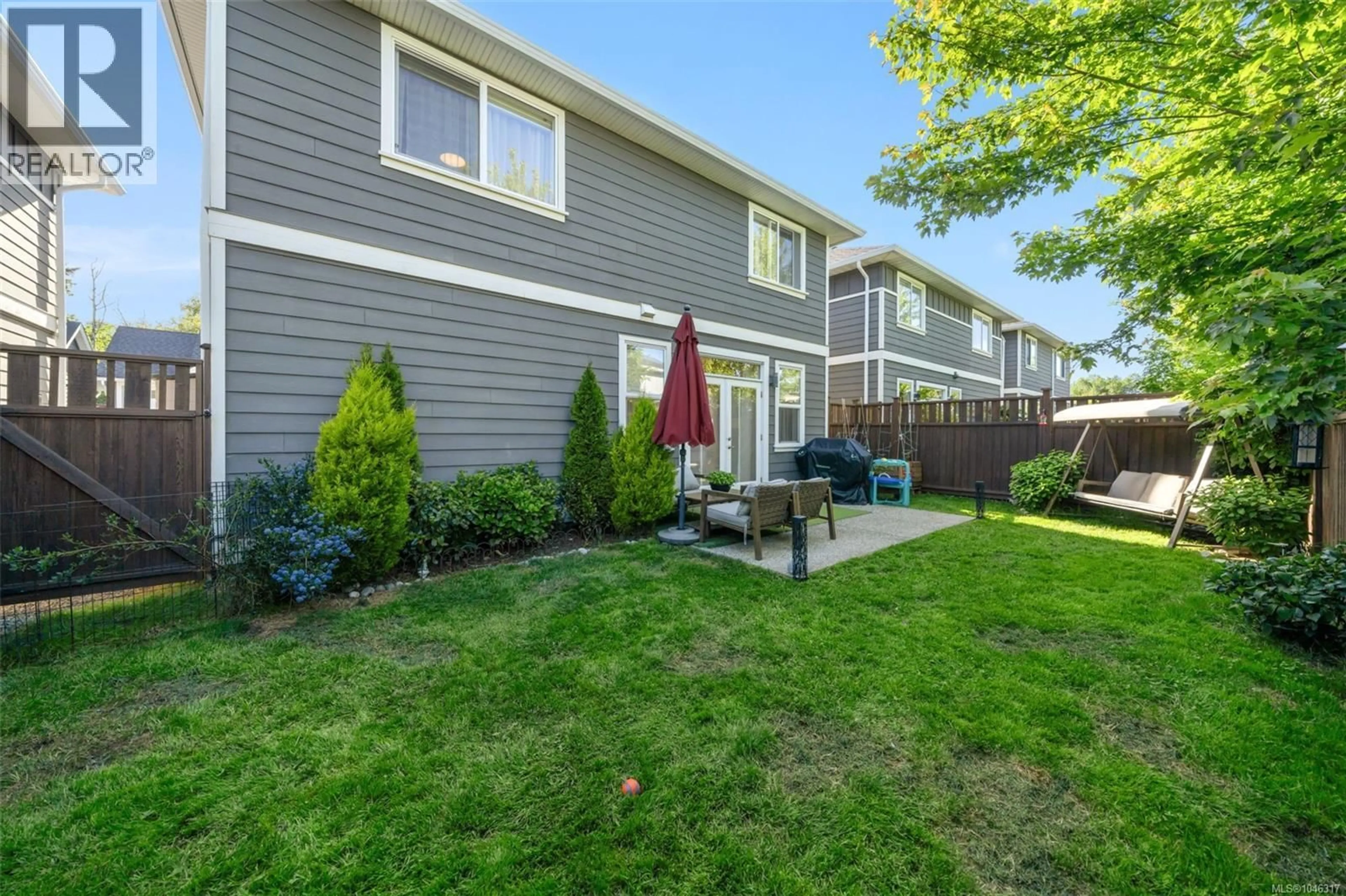 Patio, street for 105 - 1950 JOHN ROAD, Sidney British Columbia V8L2P9