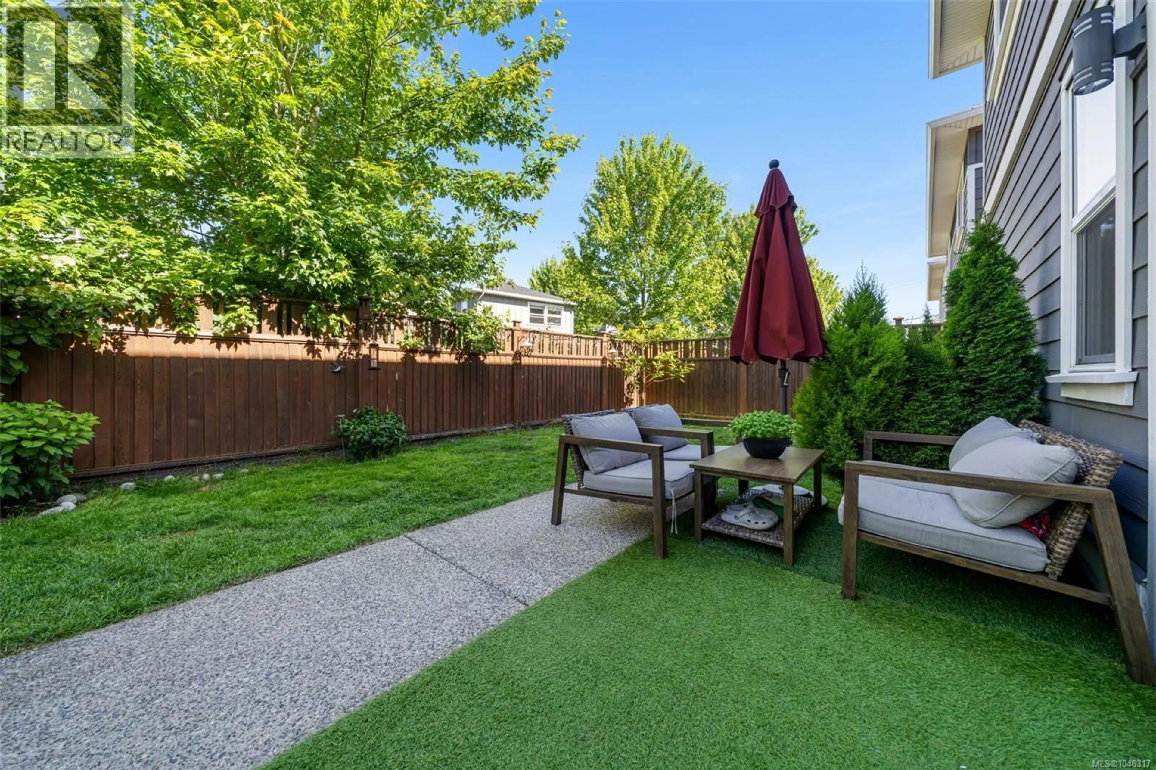 Patio, street for 105 - 1950 JOHN ROAD, Sidney British Columbia V8L2P9