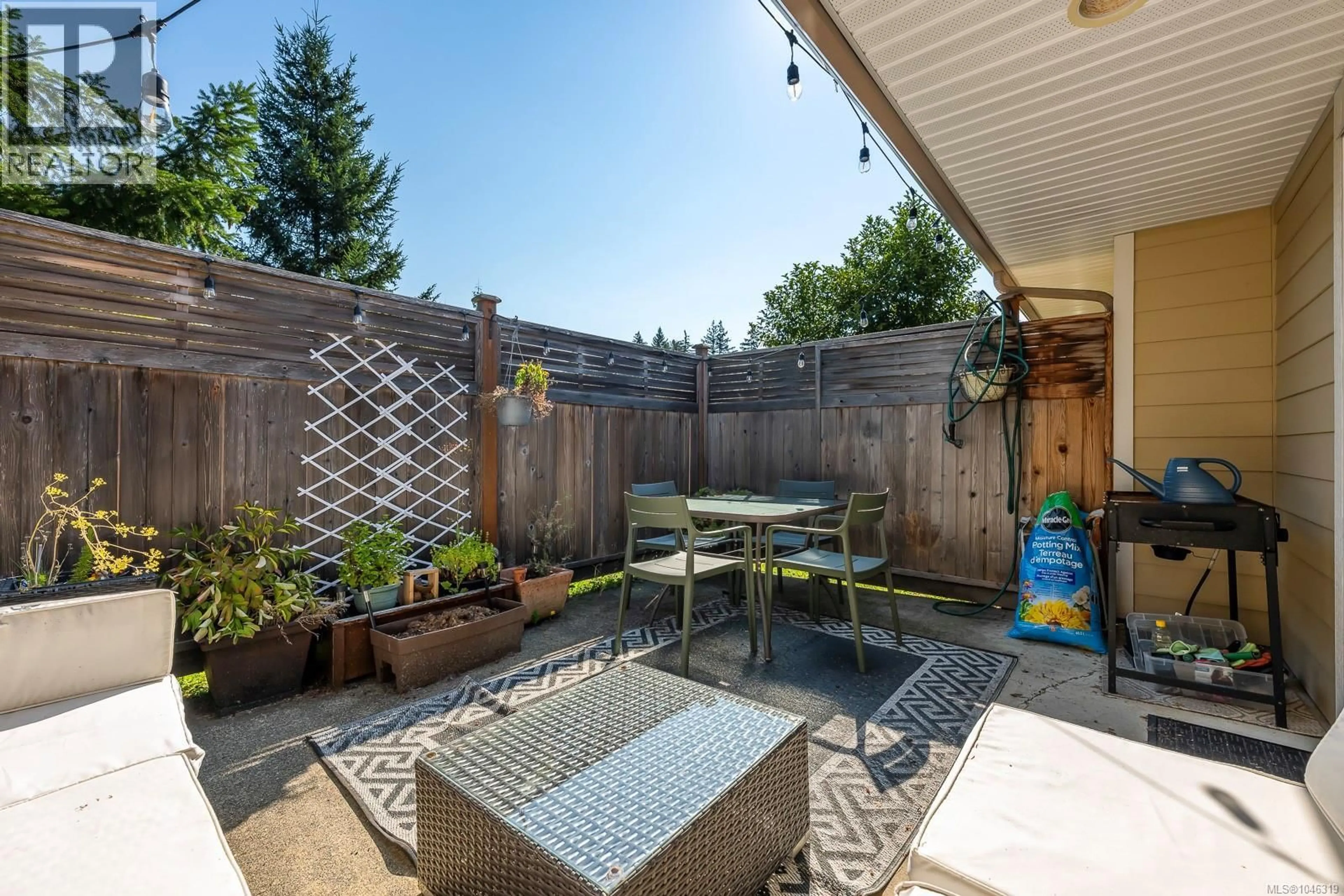 Patio, street for 43 - 2728 1ST STREET, Courtenay British Columbia V9N4A4