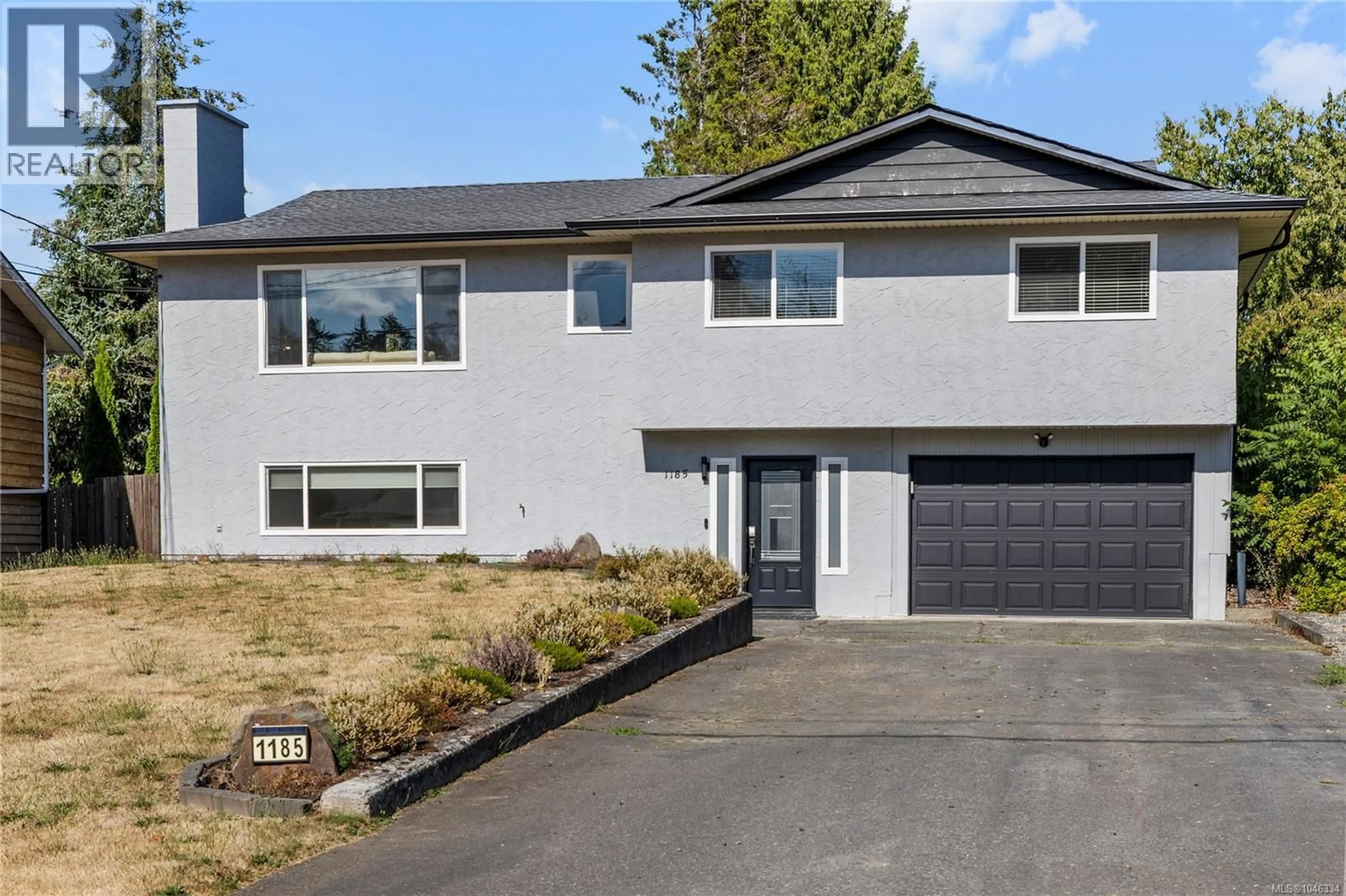 Home with vinyl exterior material, street for 1185 STUART PLACE, Ladysmith British Columbia V9G1P4