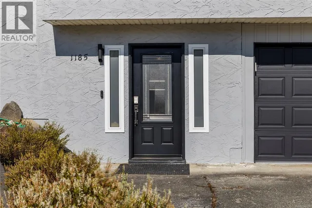 1185 STUART PLACE, Ladysmith 2